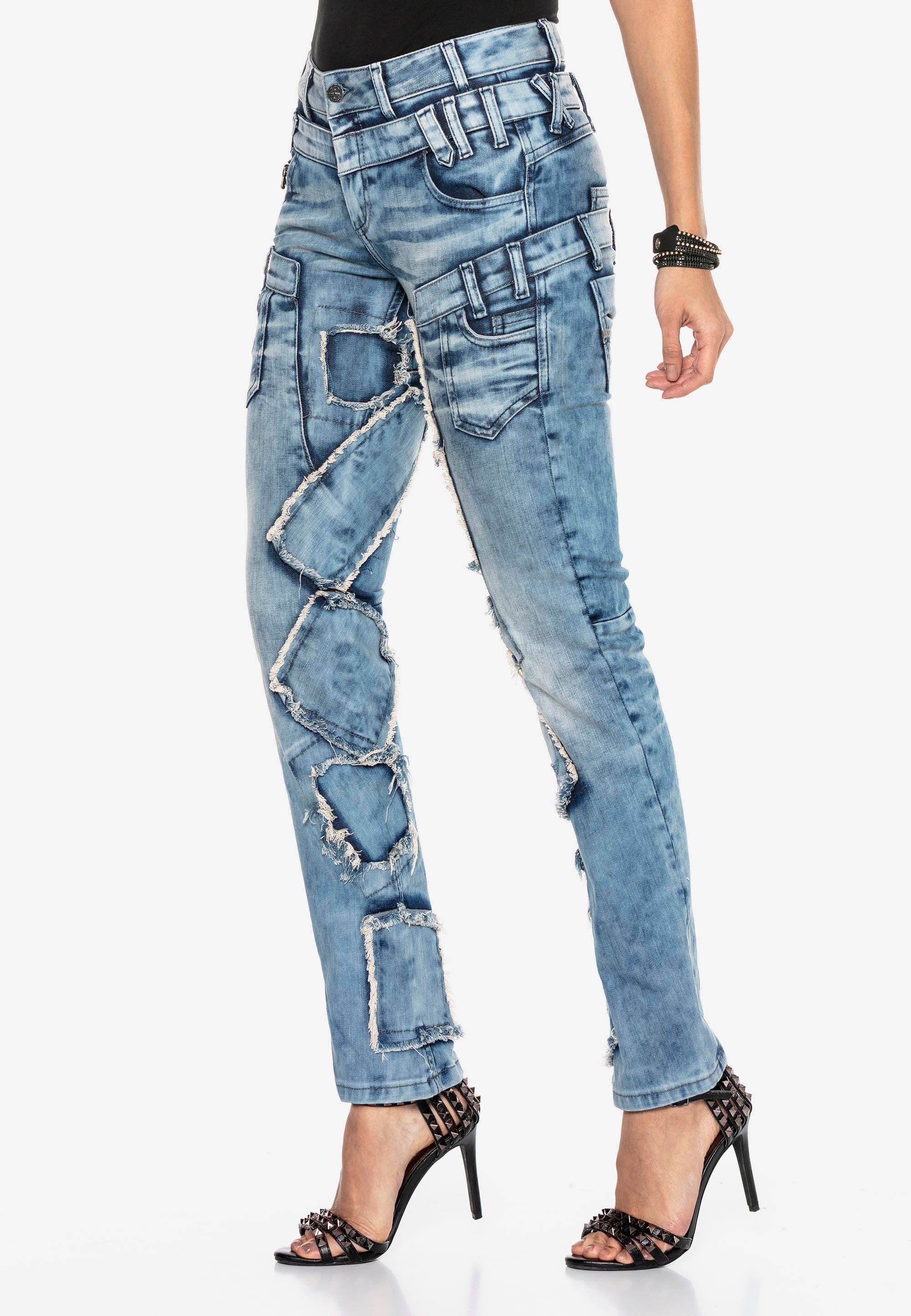 Cipo & Baxx Bequeme Jeans mit auffälligen Patches