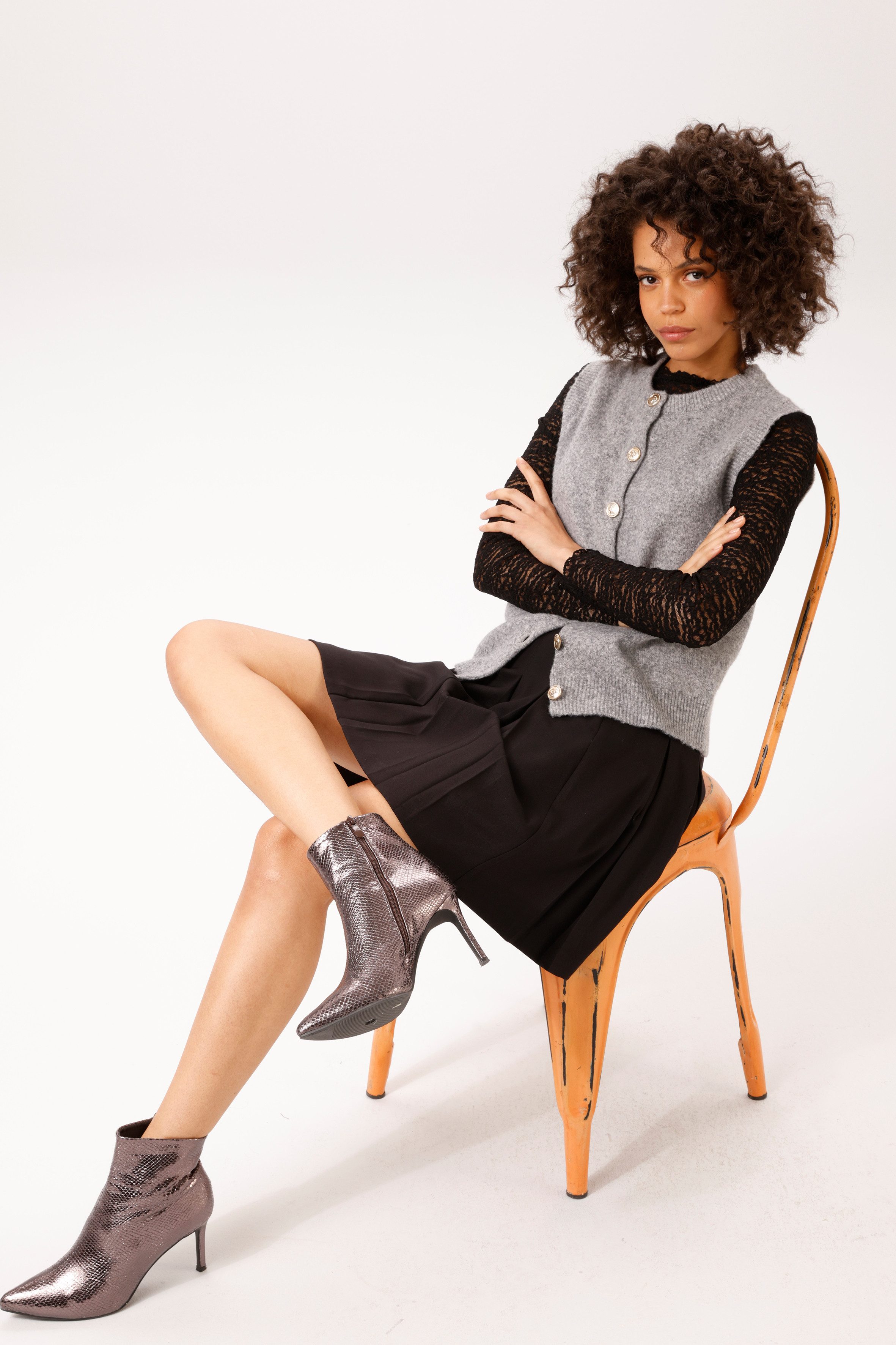Zum Outfit 12