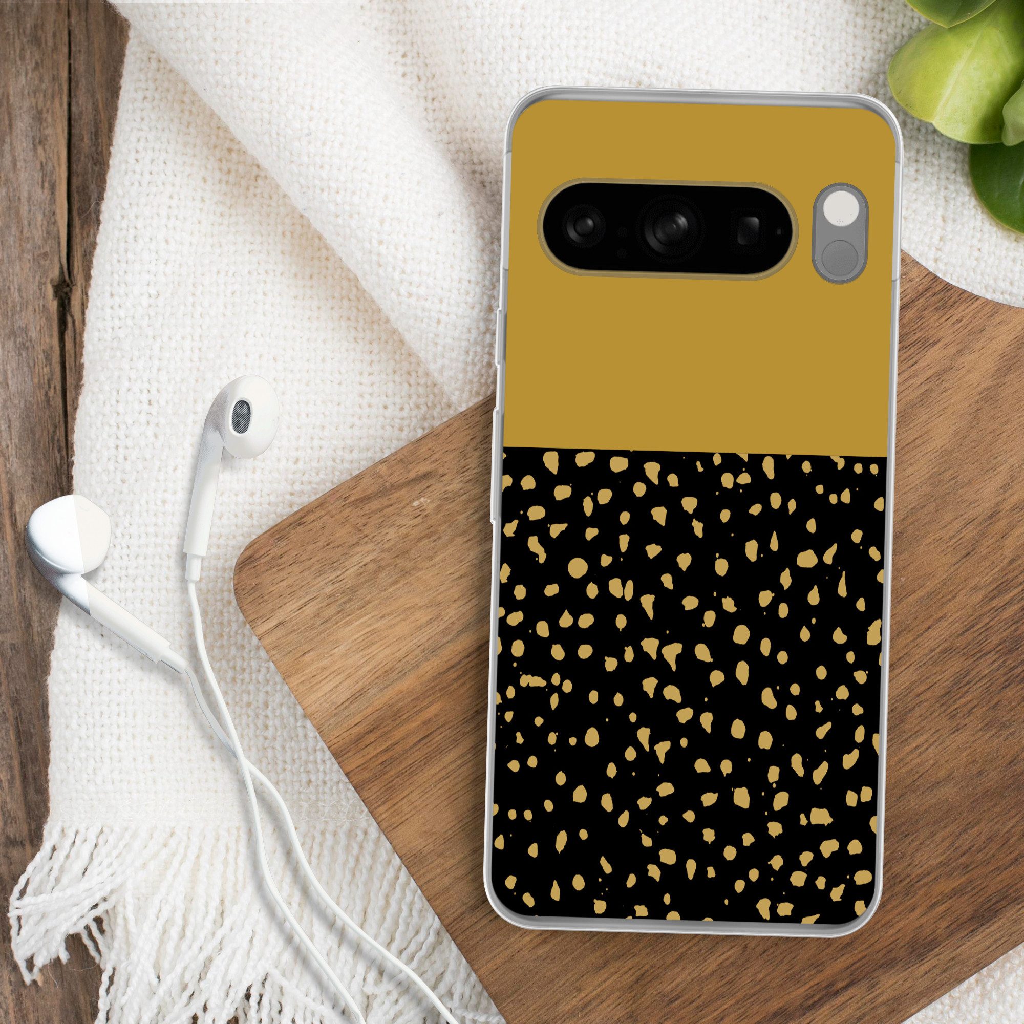 MuchoWow Handyhülle für Google Pixel 8 Pro Polka dots - Ockergelb - Schwarz, Phone Case, Silikon, Schutzhülle Dünn