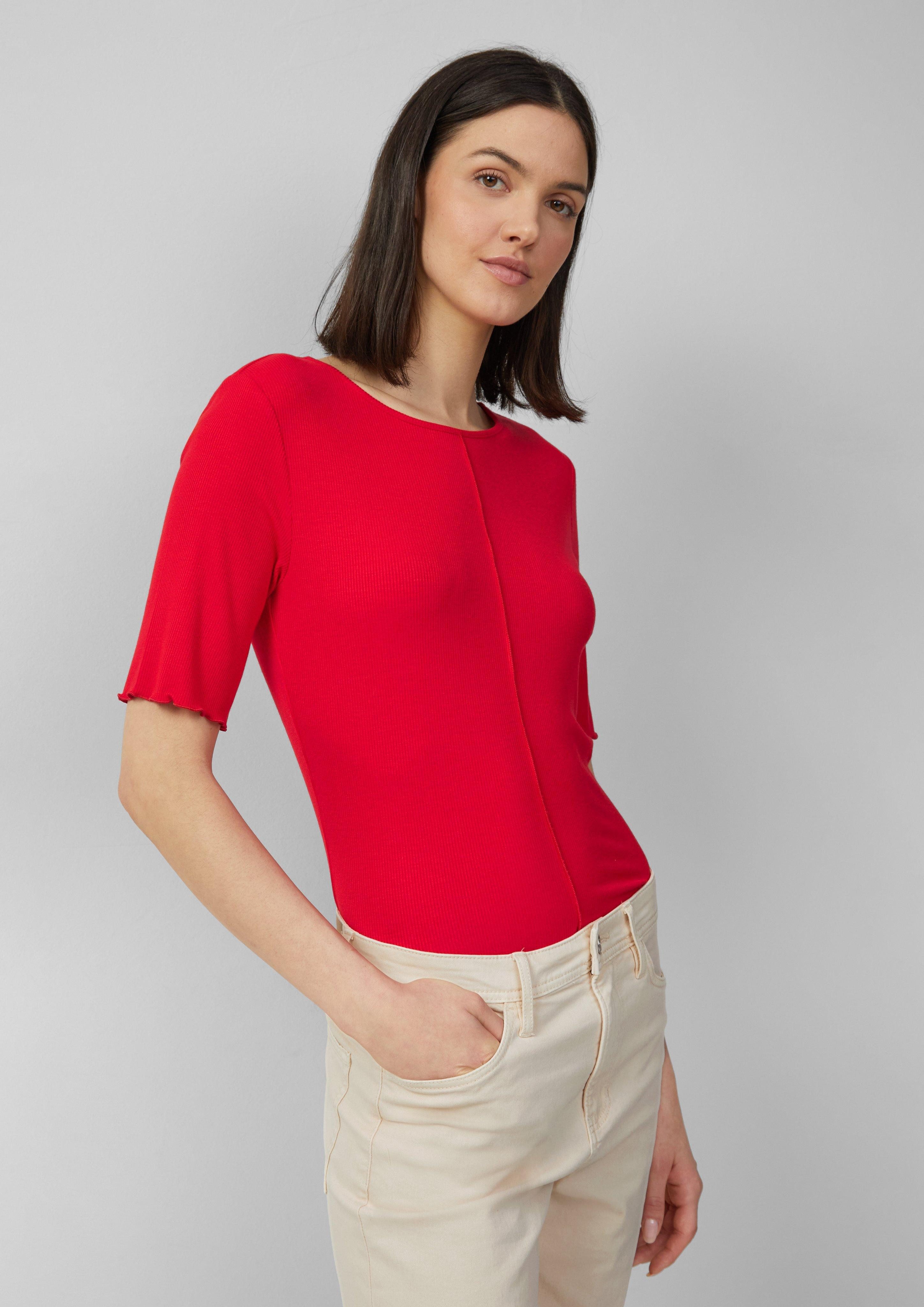 Kurzarmshirt Geripptes Slim-Fit-Shirt mit Nahtdetail