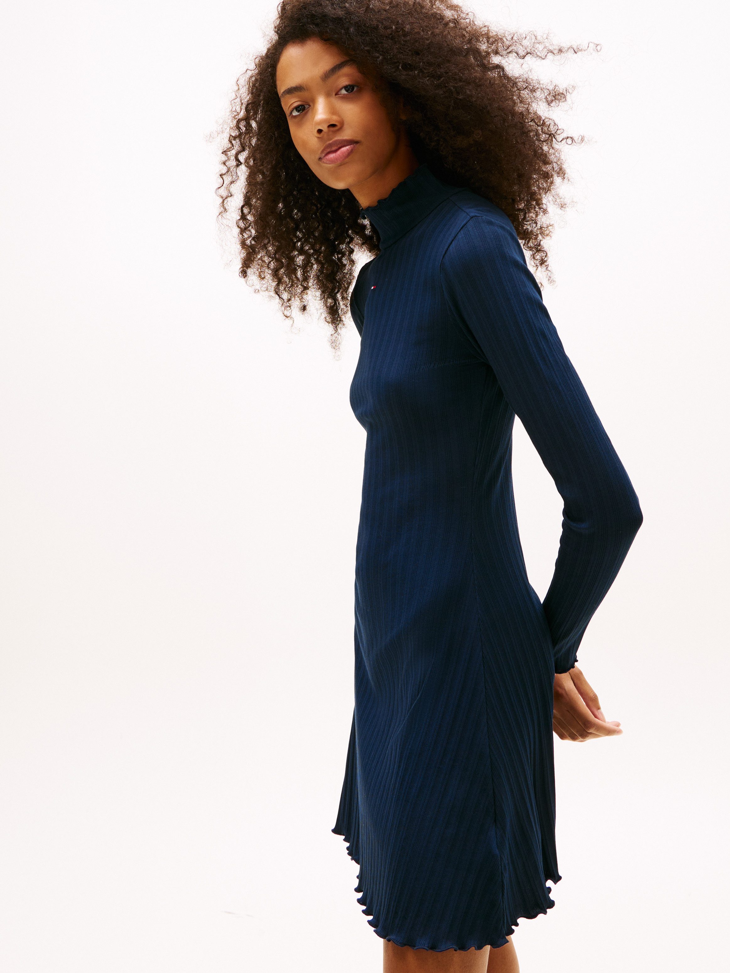 Tommy Jeans A-Linien-Kleid TJW F&F RIB LETTUCE EDGE DRESS in gerippter Struktur