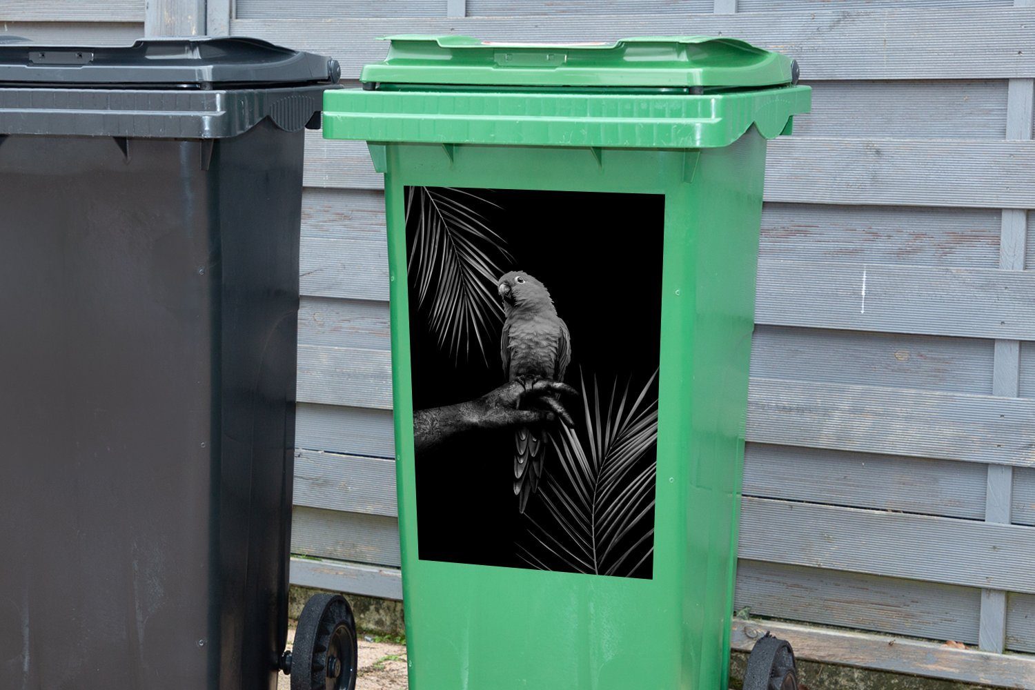 Container, MuchoWow Hintergrund schwarzem weiß - Vogel (1 Wandsticker schwarz Abfalbehälter vor Mülltonne, und Mülleimer-aufkleber, Sticker, St), Tropischer