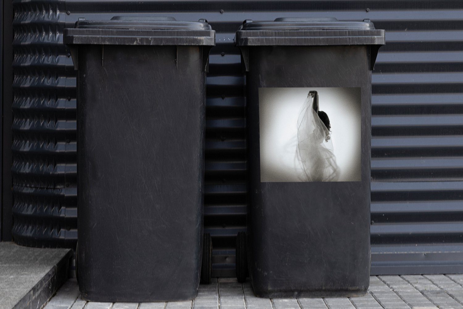 St), - Container, MuchoWow weiß - Wandsticker Tanzen Mülleimer-aufkleber, Mülltonne, Kleid Schwarz und Sticker, Abfalbehälter Frauen (1 -
