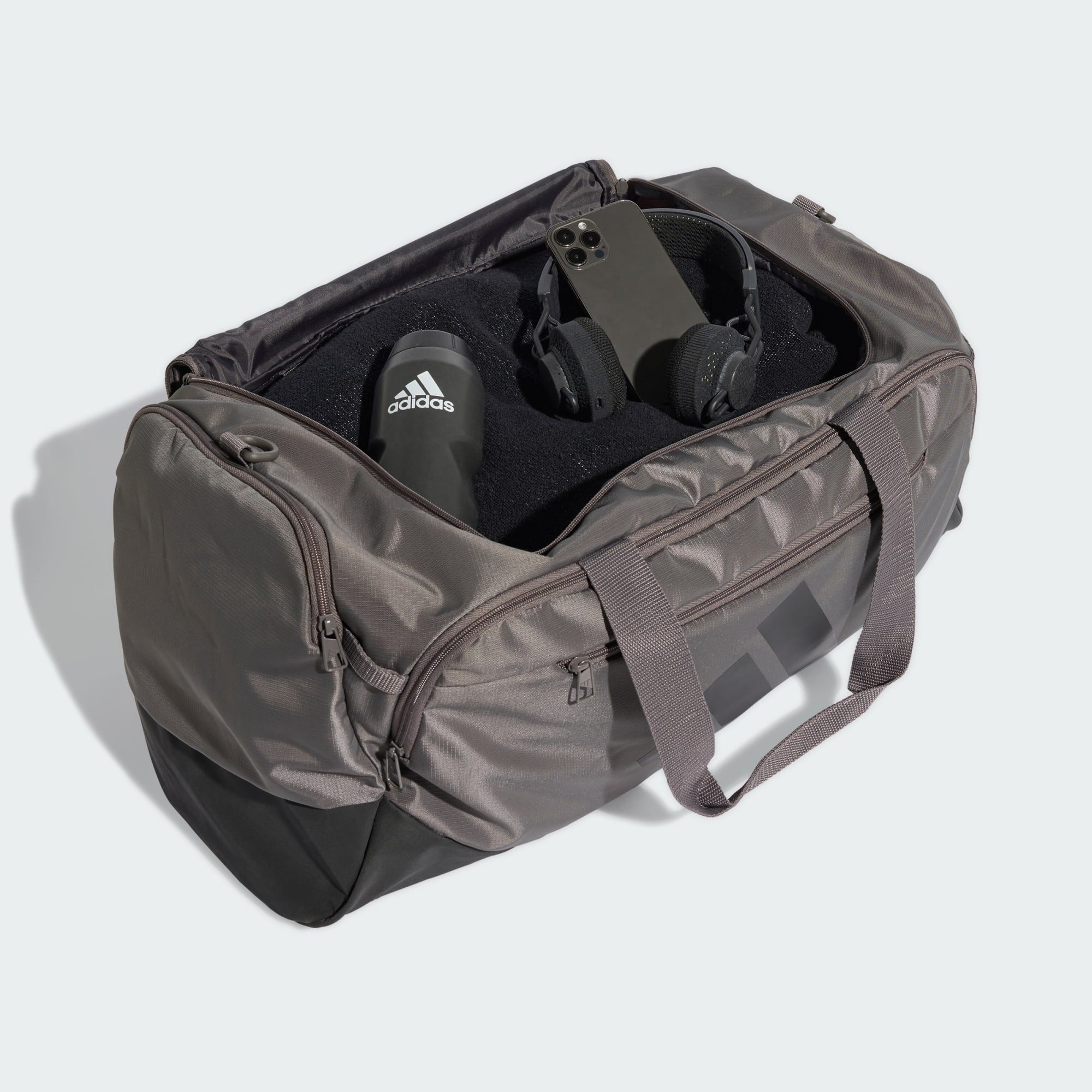 adidas Performance Sporttasche TRAINING DEFENDER DUFFELBAG MITTELGROSS (1-tlg)