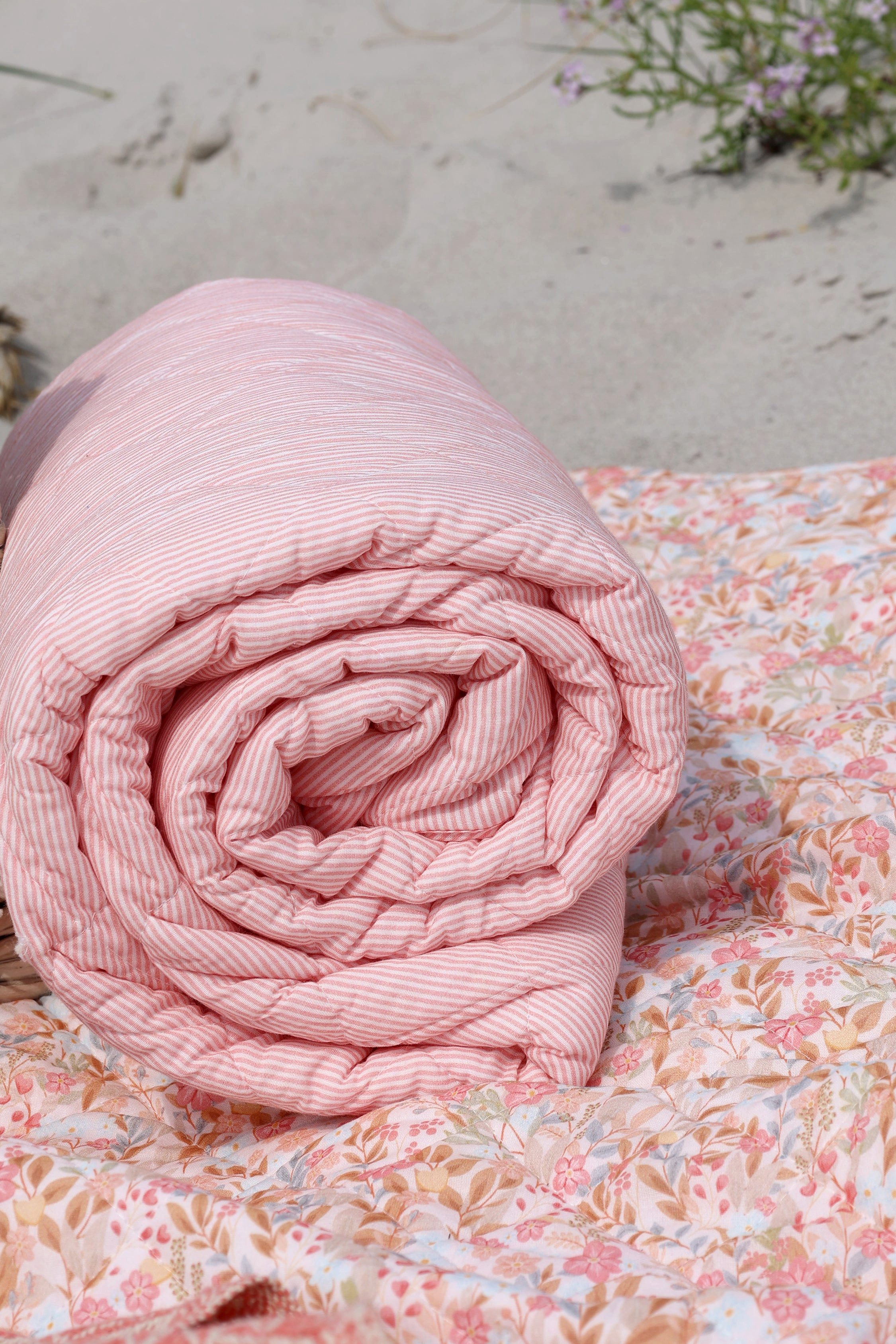 Chic Antique Tagesdecke Chic Antique Aix Quilt mit maritimem Streifenmuster