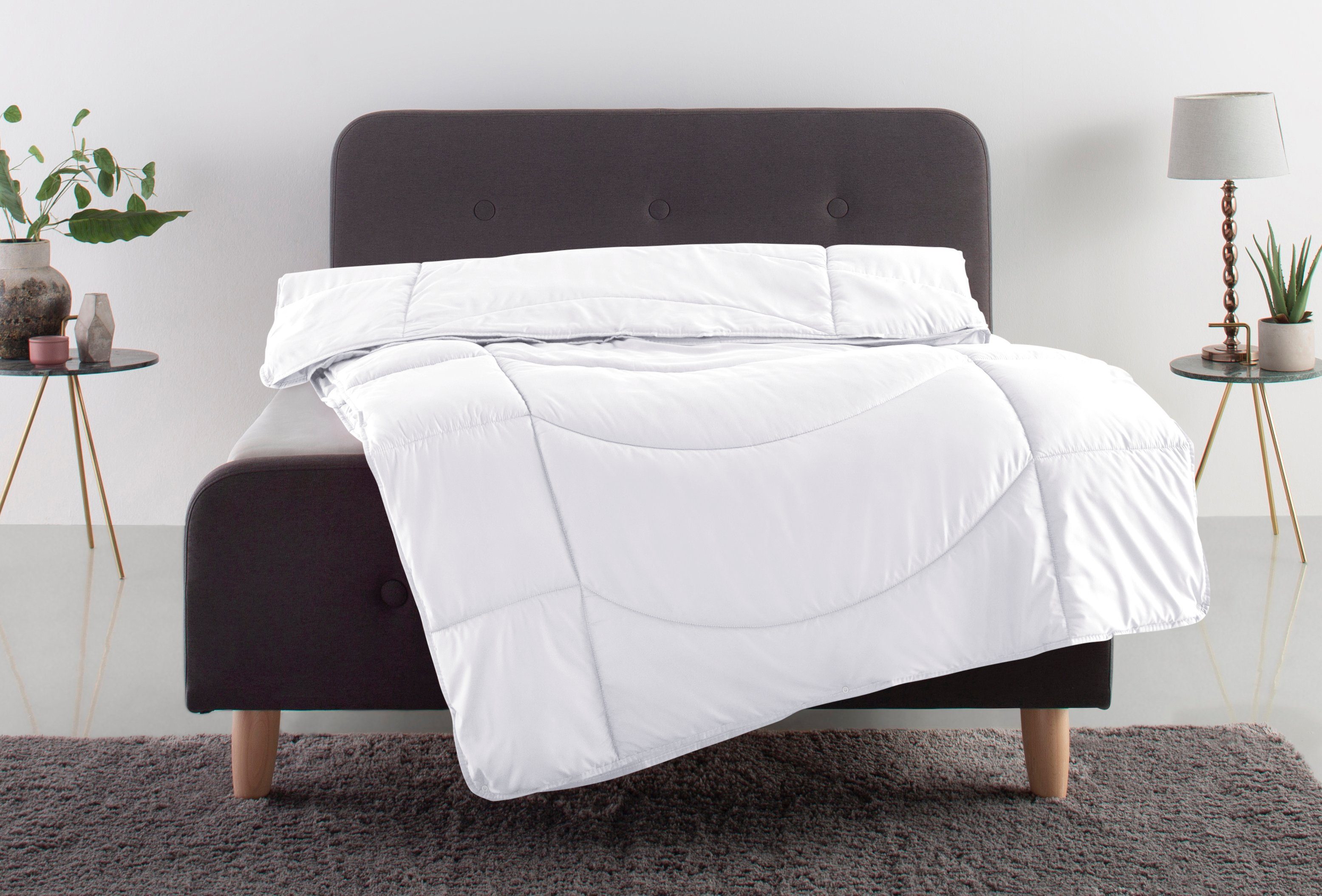 OTTO home Microfaserbettdecke Microlux, Bettdecke 135x200 cm und Übergrößen bis 240x220cm, Füllung: Feuchtigkeitsregulierende 3D Klimafaser (Polyester), Bezug: Microfaser-Feinbatist, fest versteppter Bezug - keine Bettwäsche nötig, Sommer, Winter