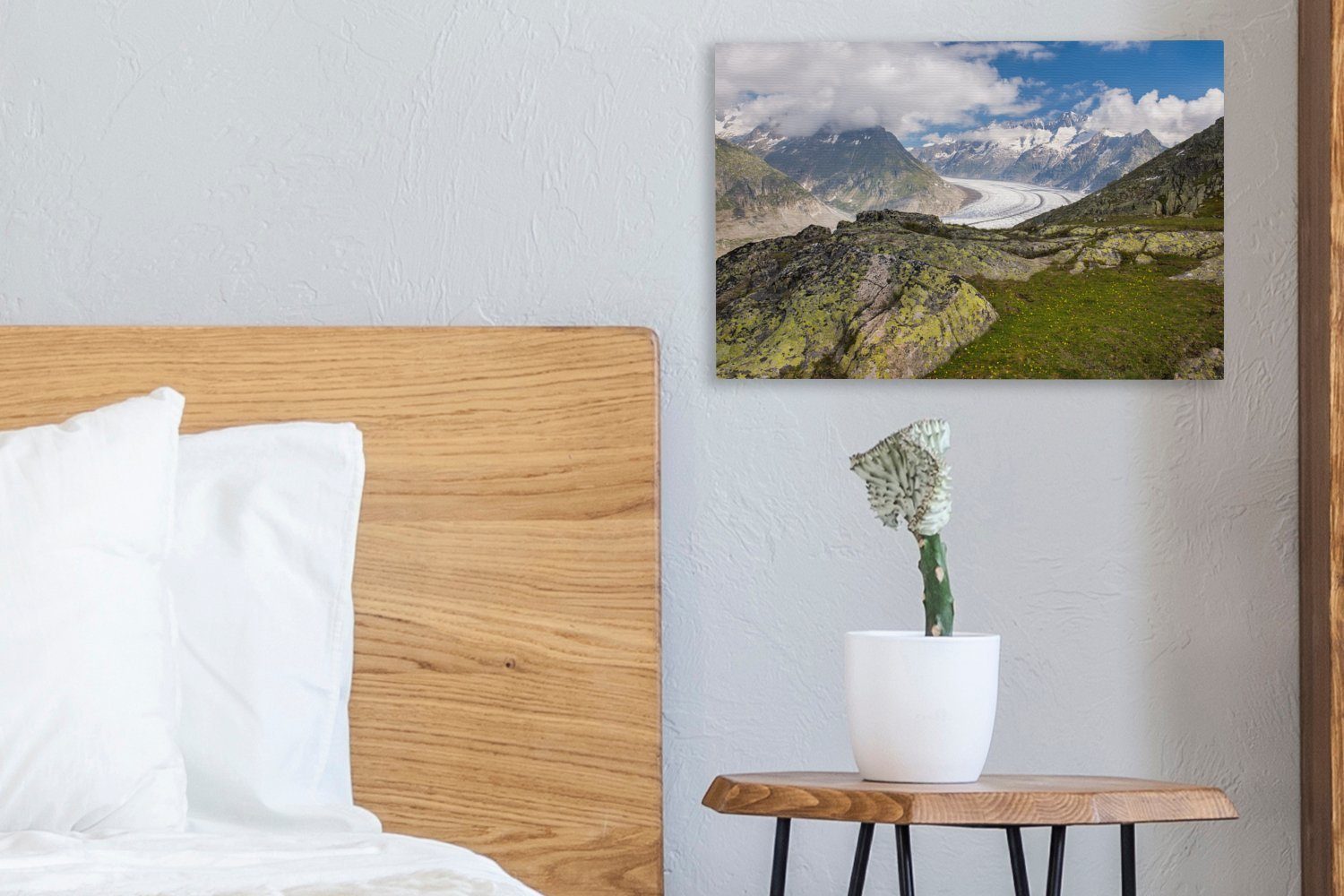 Bergspitze Aufhängefertig, cm OneMillionCanvasses® Leinwandbild Aletschgletscher grünen der mit einer in Schweiz Leinwandbilder, (1 Der St), Wanddeko, Wandbild und, 30x20
