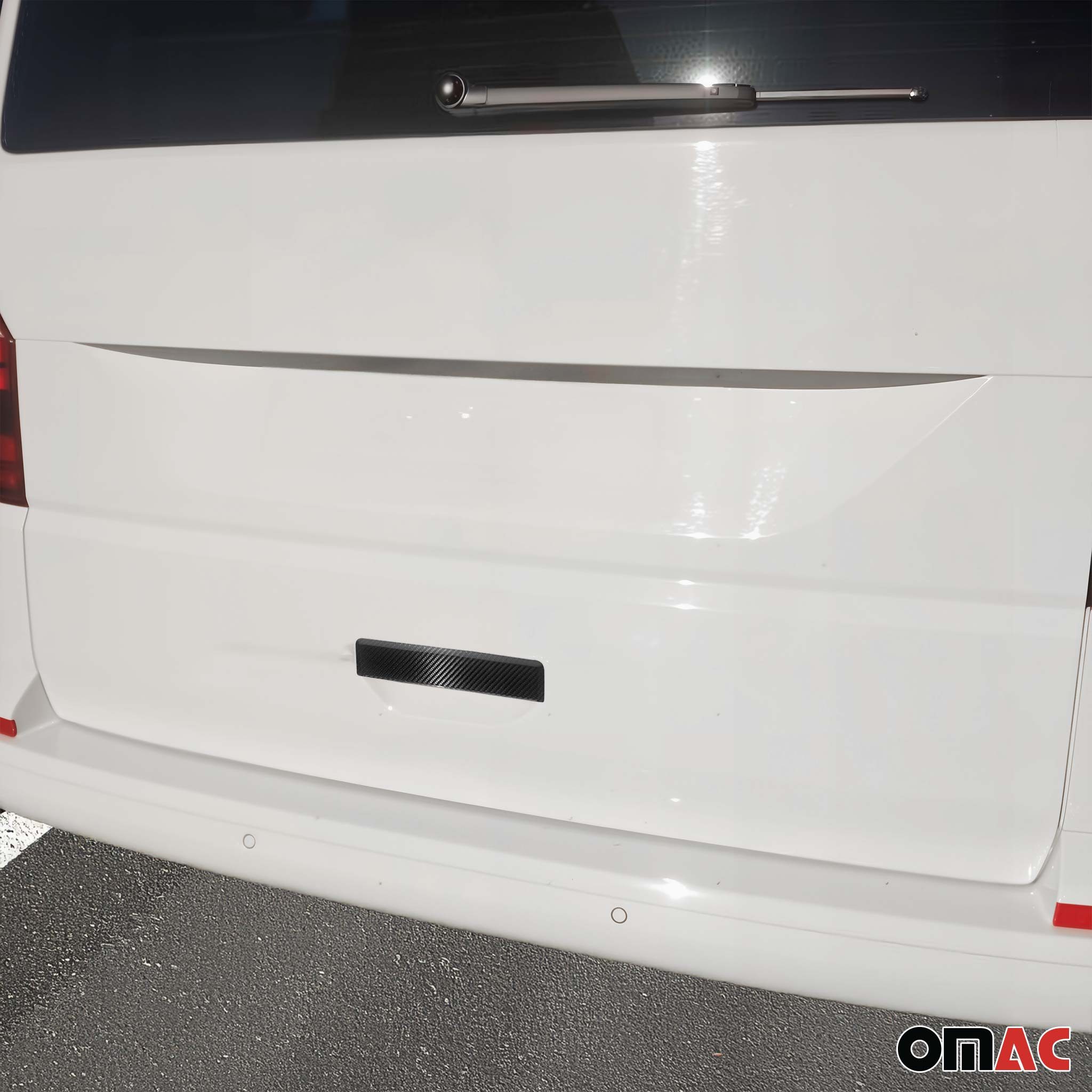 OMAC Zierleisten-Aufkleber Kofferraumöffner für VW VW T6 Transporter 2015-2019 Hecktür Kohlefaser, (1tlg), Langlebig,Einfache Reinigung,Einfache Installation,Rostbeständig