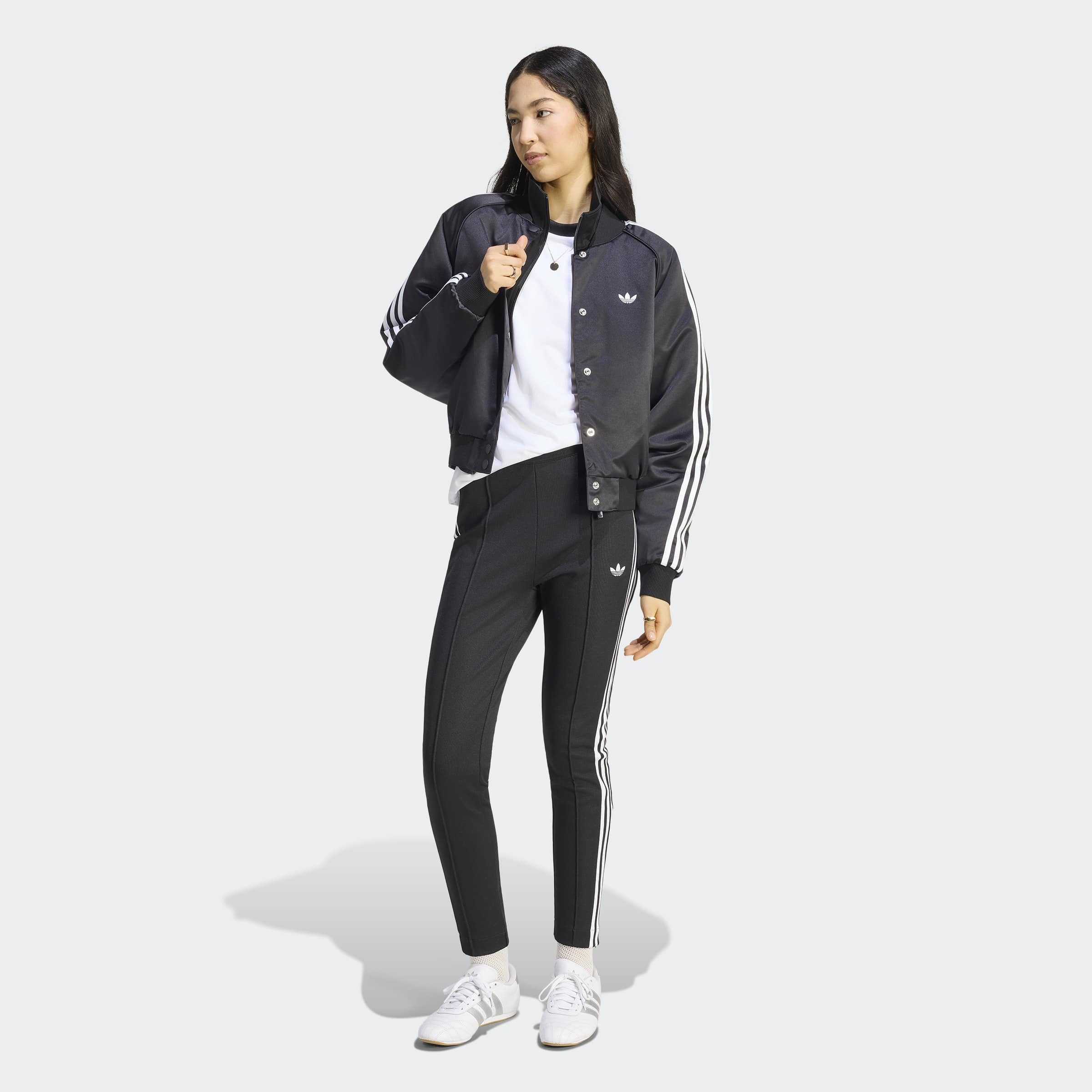 adidas Originals Outdoorjacke SST, SATIN sportlicher Schnitt, mit Satin-Finish, aus Polyester – Bild 5 von 5