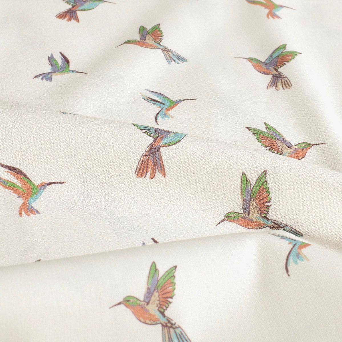 SCHÖNER LEBEN. Stoff Baumwollstoff Popeline Kolibri bunt Meterware 1,45m, allergikergeeignet