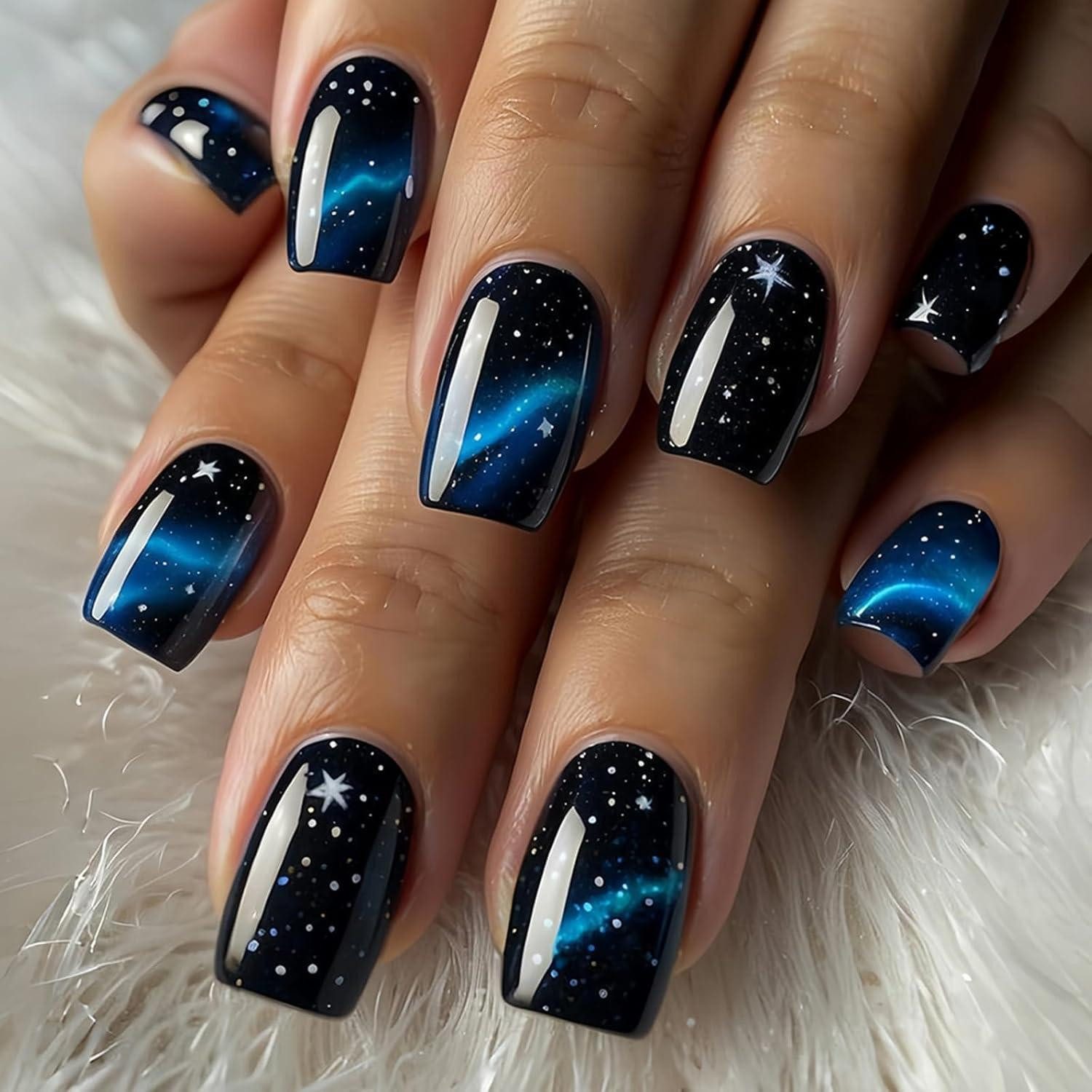 LuxusKollektion Kunstfingernägel Kunstnägel 24 Stück Kurz Eckig Glitzer Full Cover Blau Sternenhimmel