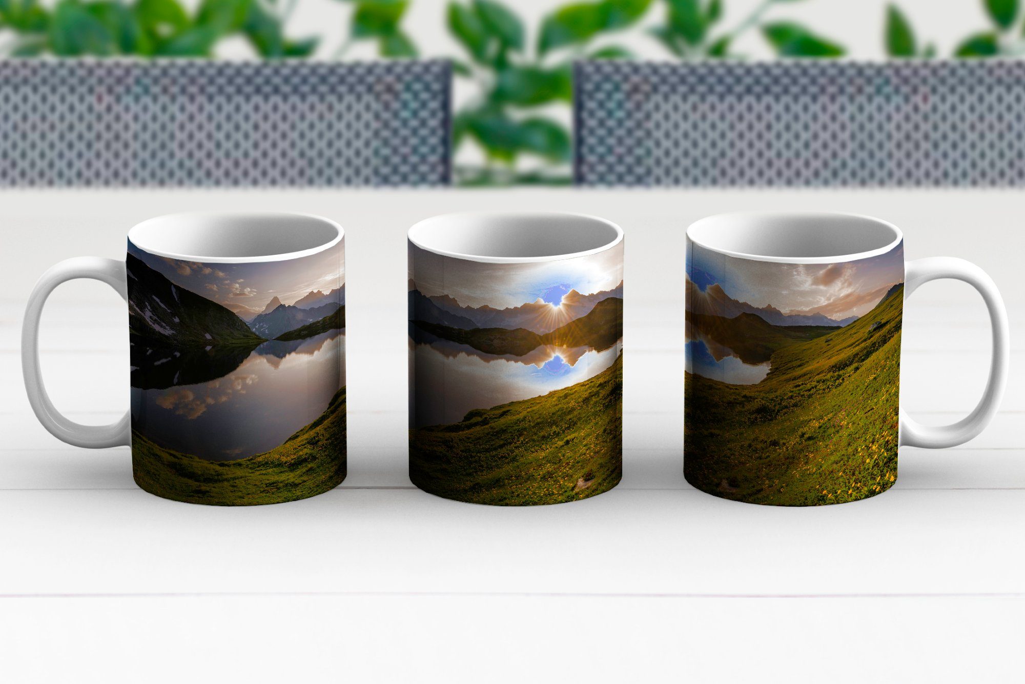 Geschenk - - Becher, Alpen Teetasse, Wasser, Tasse Keramik, Kaffeetassen, MuchoWow Teetasse, Schweiz