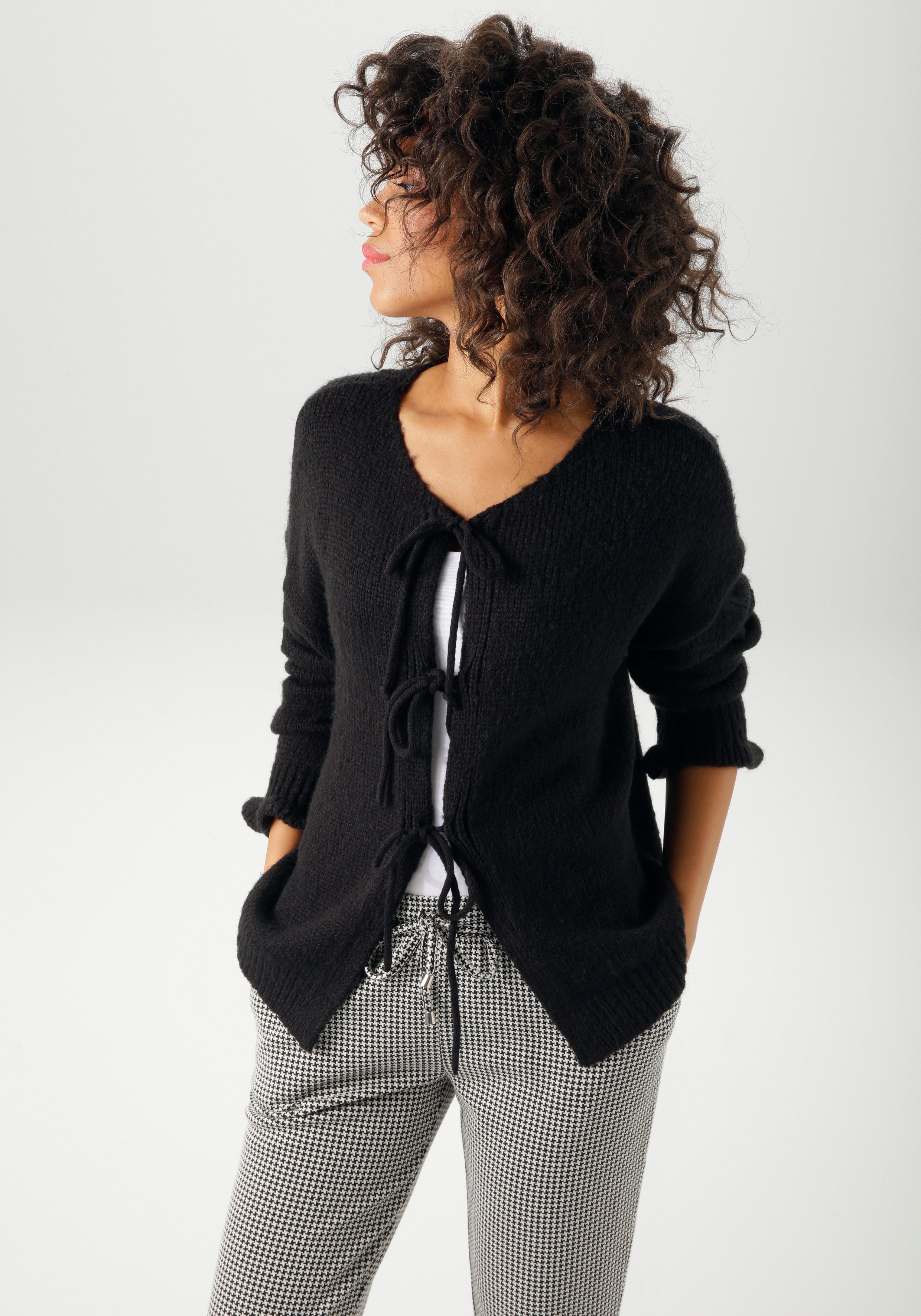 Aniston CASUAL Strickjacke mit trendigen Bindebändern günstig online kaufen