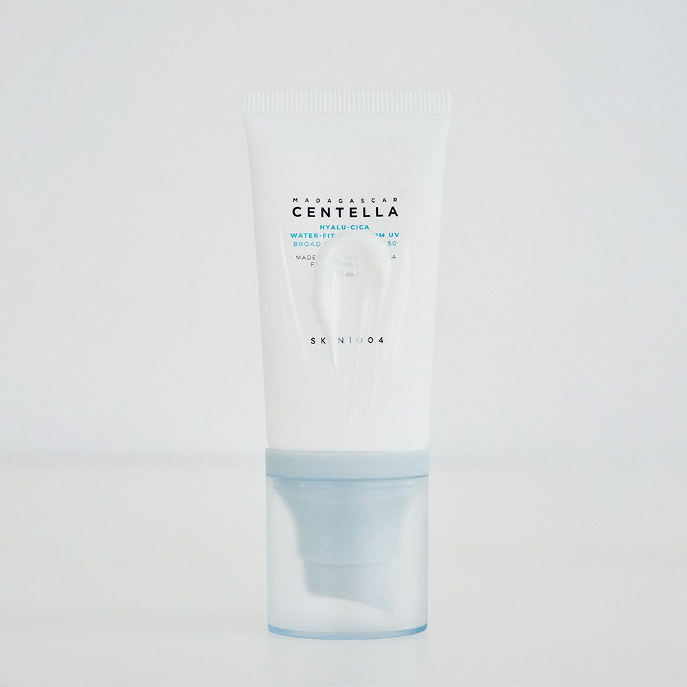 SKIN1004 Sonnenschutzfluid MADAGASCAR CENTELLA HYALU-CICA WATER-FIT SUN SERUM LSF 50+, nicht-nanochemischer Sonnenschutz