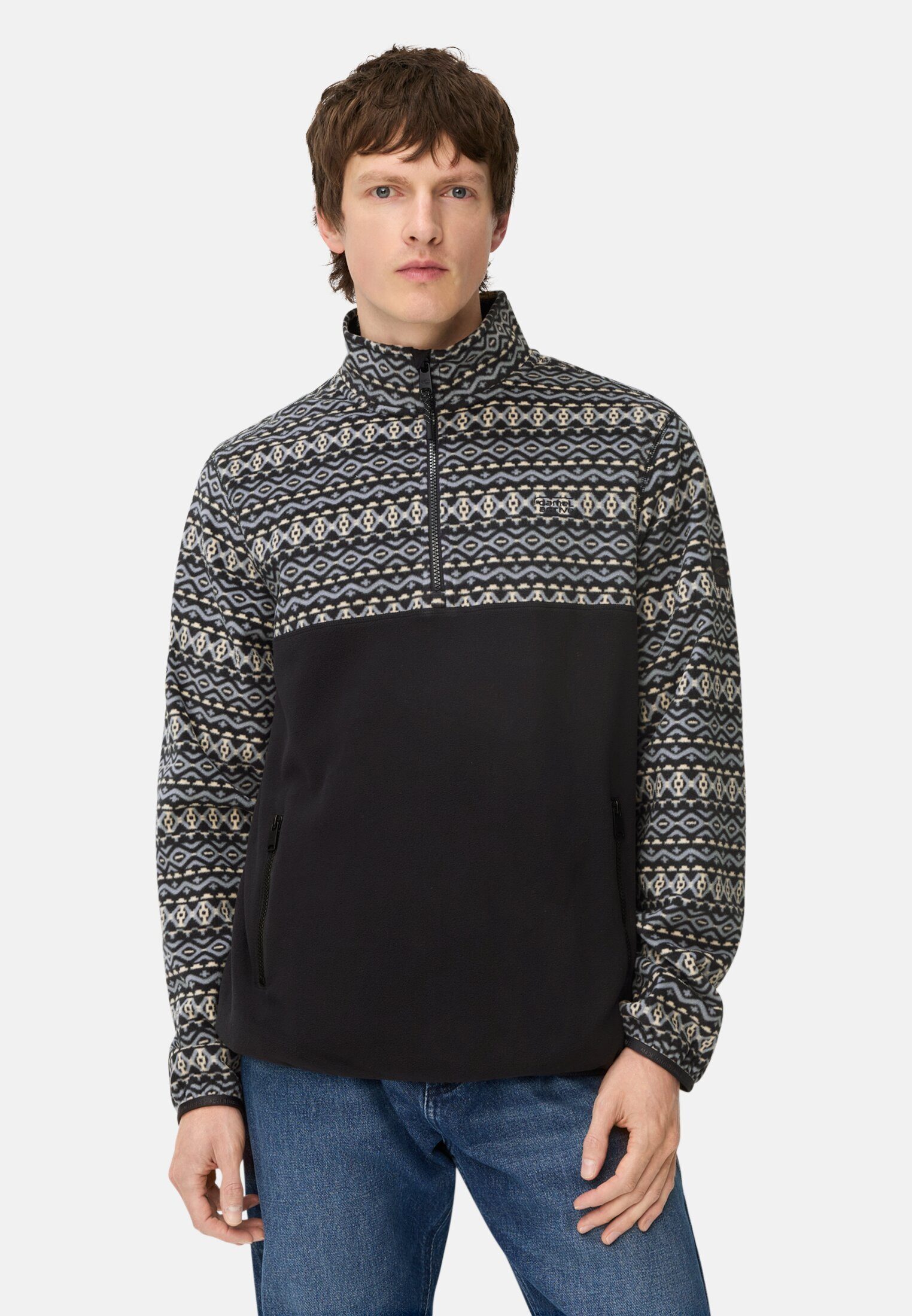 camel active Troyer mit Reißverschlusstaschen Langarm Stehkragen (1-tlg) Markenlabel