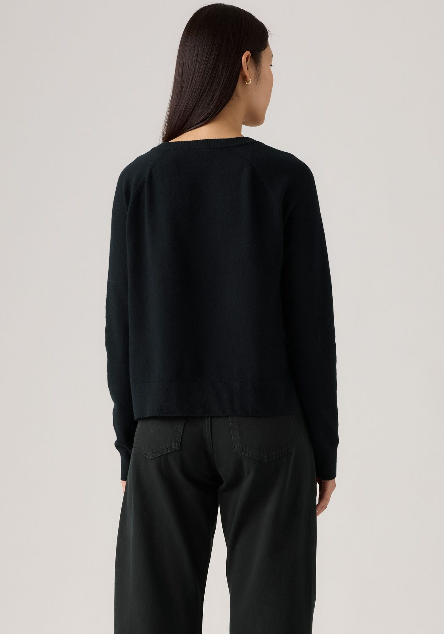 Levi's® V-Ausschnitt-Pullover SUPER SOFT VNECK PULLOVER im Bund beidseitig mit kurzem Schlitz