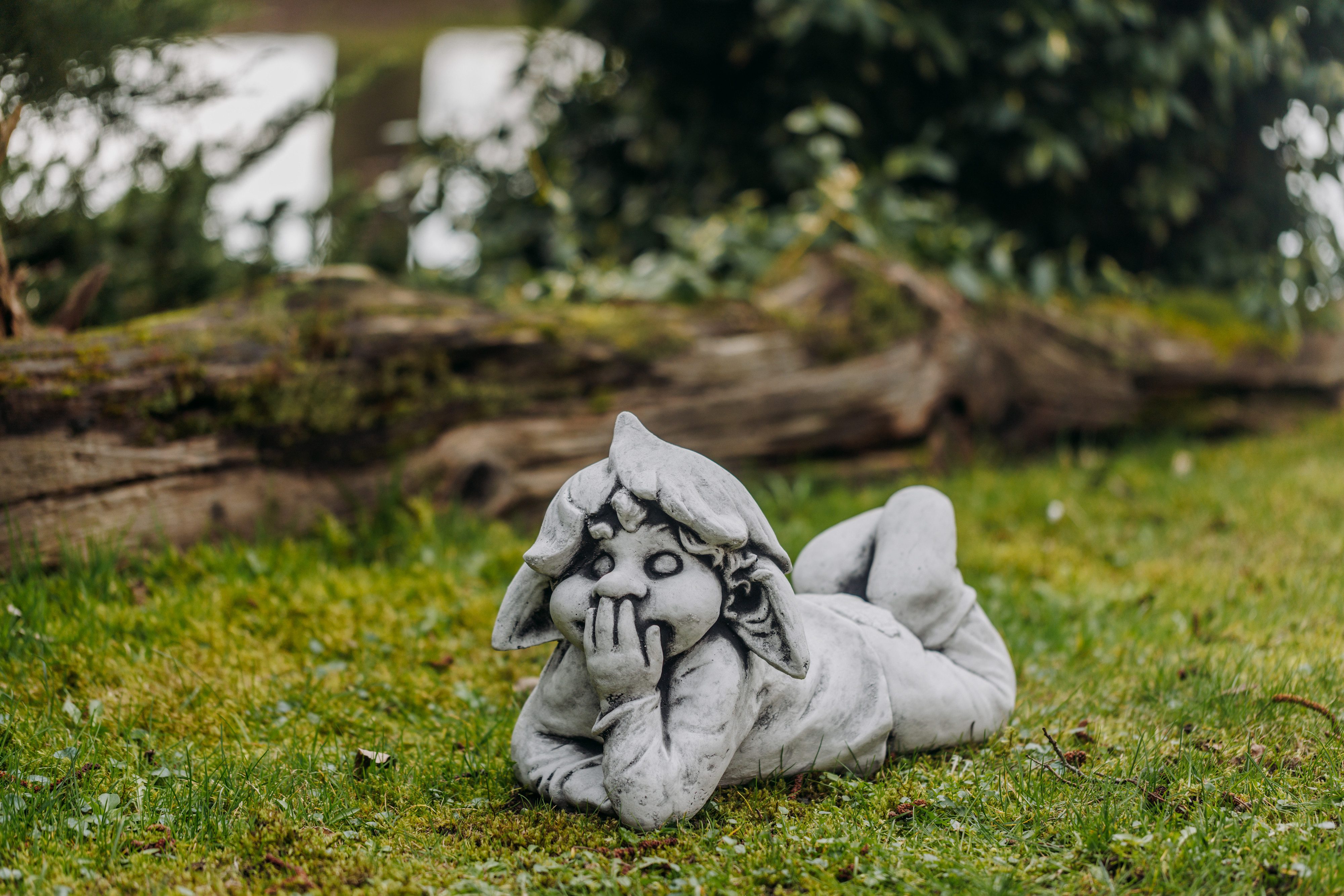 gartendekoparadies.de Gartenfigur Gnom zum Lachen, Steinfigur, H. 27 cm, 14 kg, Frostsicher