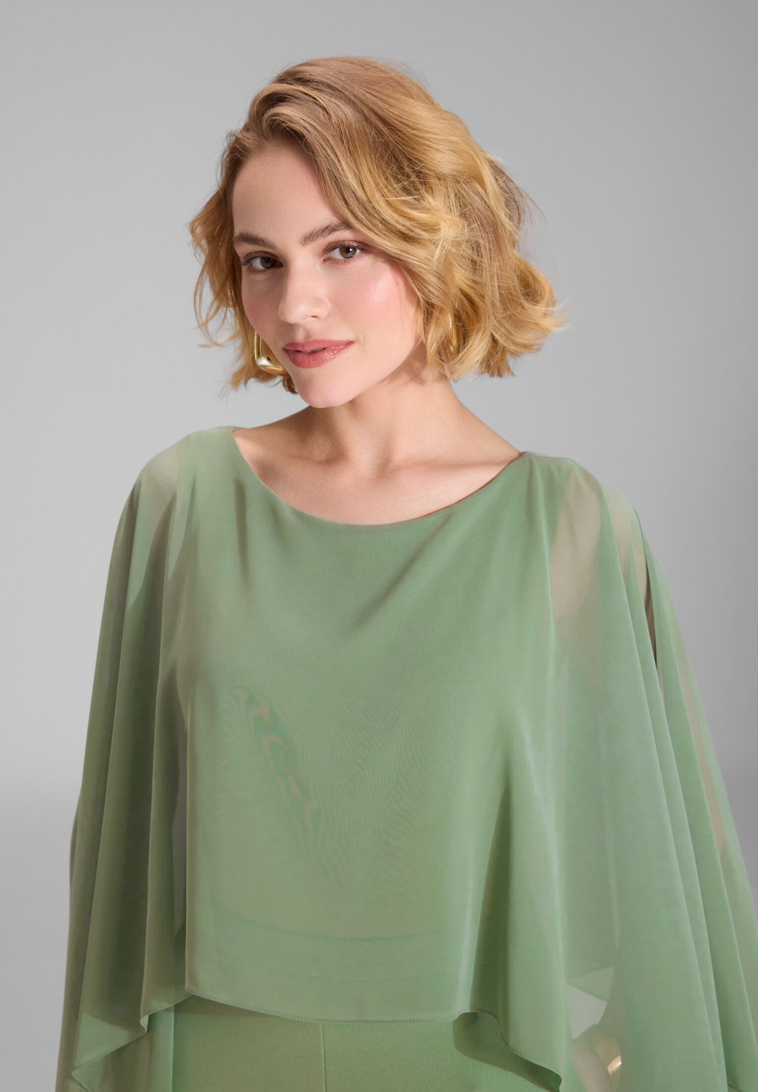 SWING Jumpsuit - Jumpsuit mit Chiffon Cape Oberteil in lockerer Passform