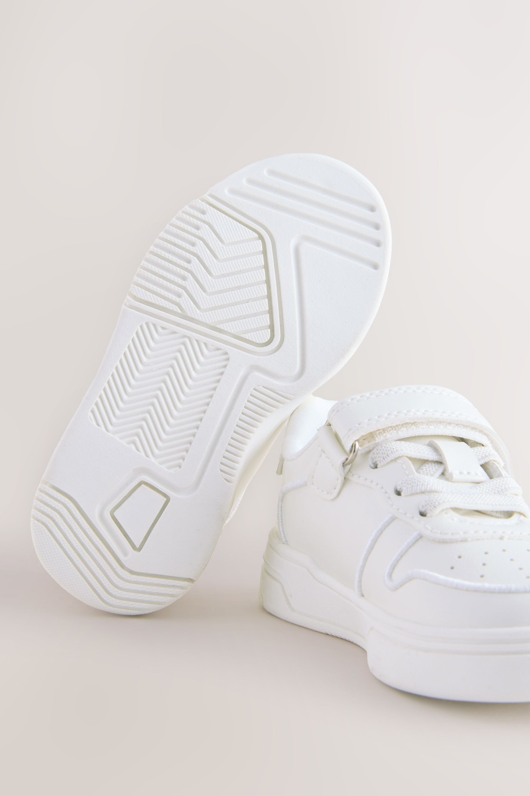 Baker by Ted Baker Baker by Ted Baker klobige Sneaker mit Logoband Sneaker (1-tlg)