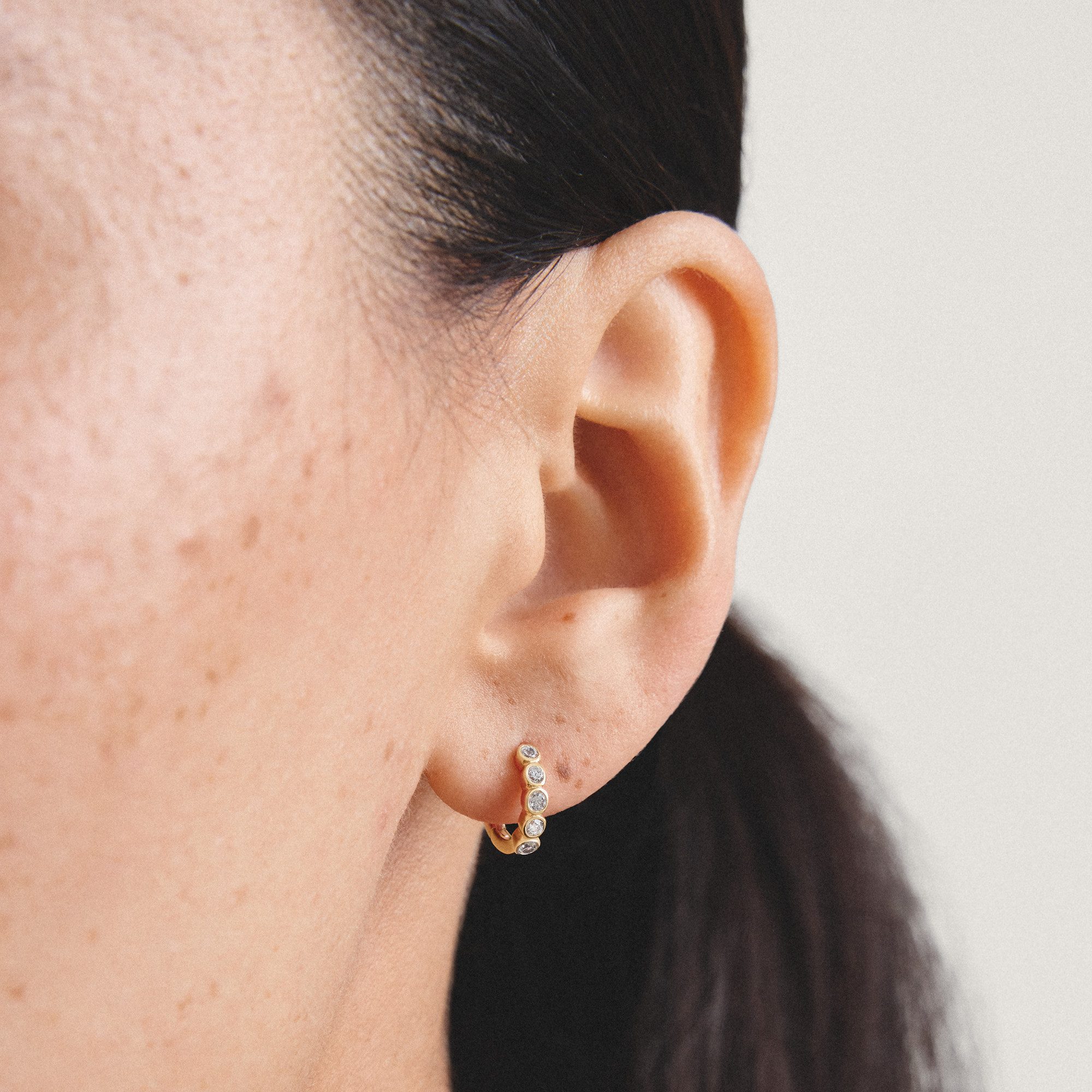 THOMAS SABO Paar Creolen gelbgoldfarben mit Zirkonia, mit Zirkonia (synth) – Bild 5 von 5