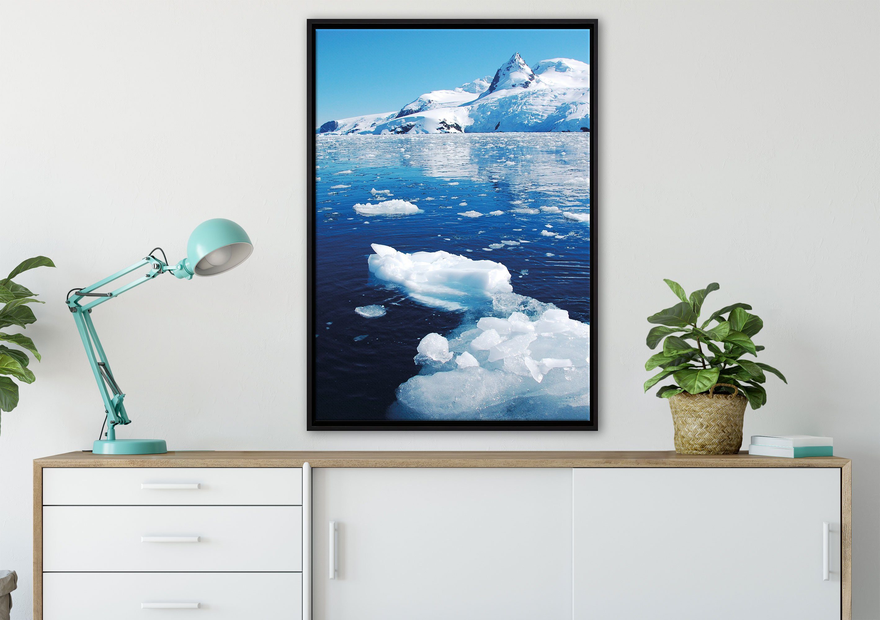 Pixxprint fertig im St), Arktis, Schattenfugen-Bilderrahmen in Wanddekoration Leinwandbild gefasst, (1 Leinwandbild Zackenaufhänger einem Meer inkl. bespannt, Eisberge