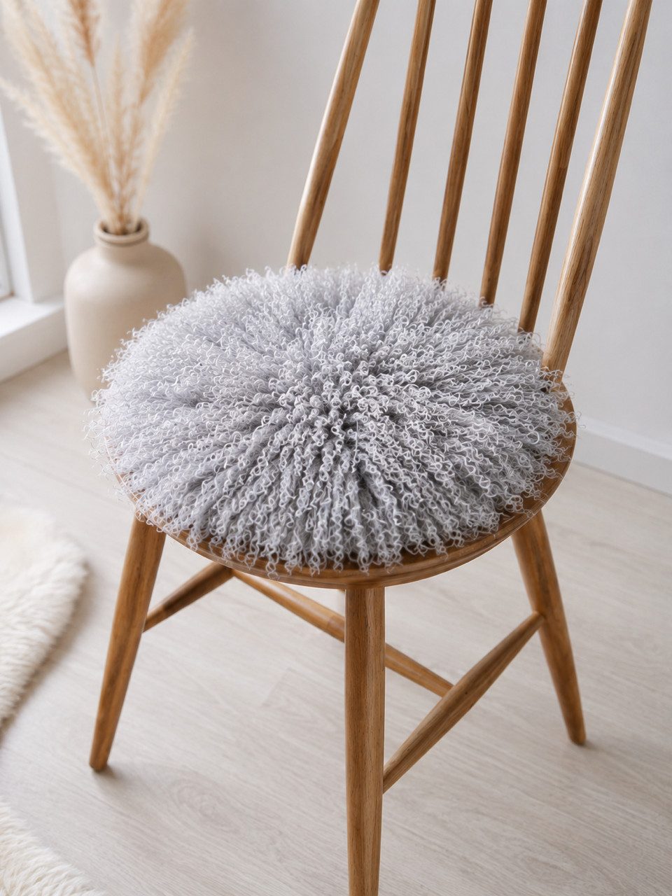 LIRA Deko Sitzauflage Lammfell Stuhlauflage Sitzkissen Fellunterlage Bankauflage Sitzpolster, Ø 38cm, echtes Lammfell, Tibetlamm feingelockt, waschbar
