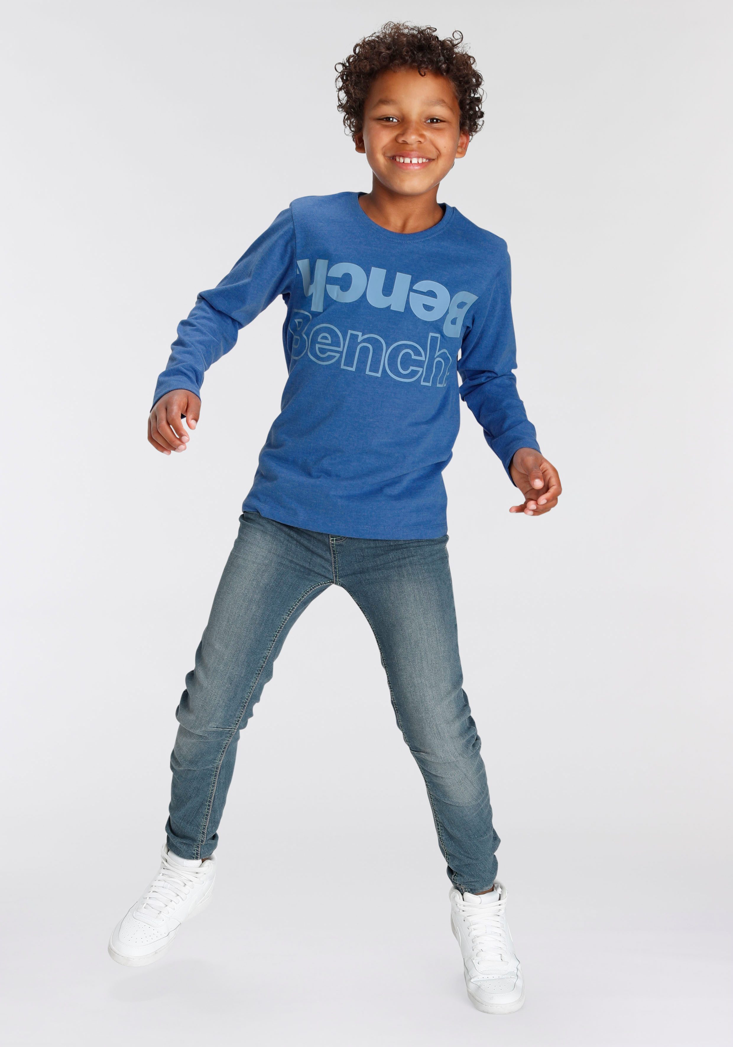 Zum Outfit 9