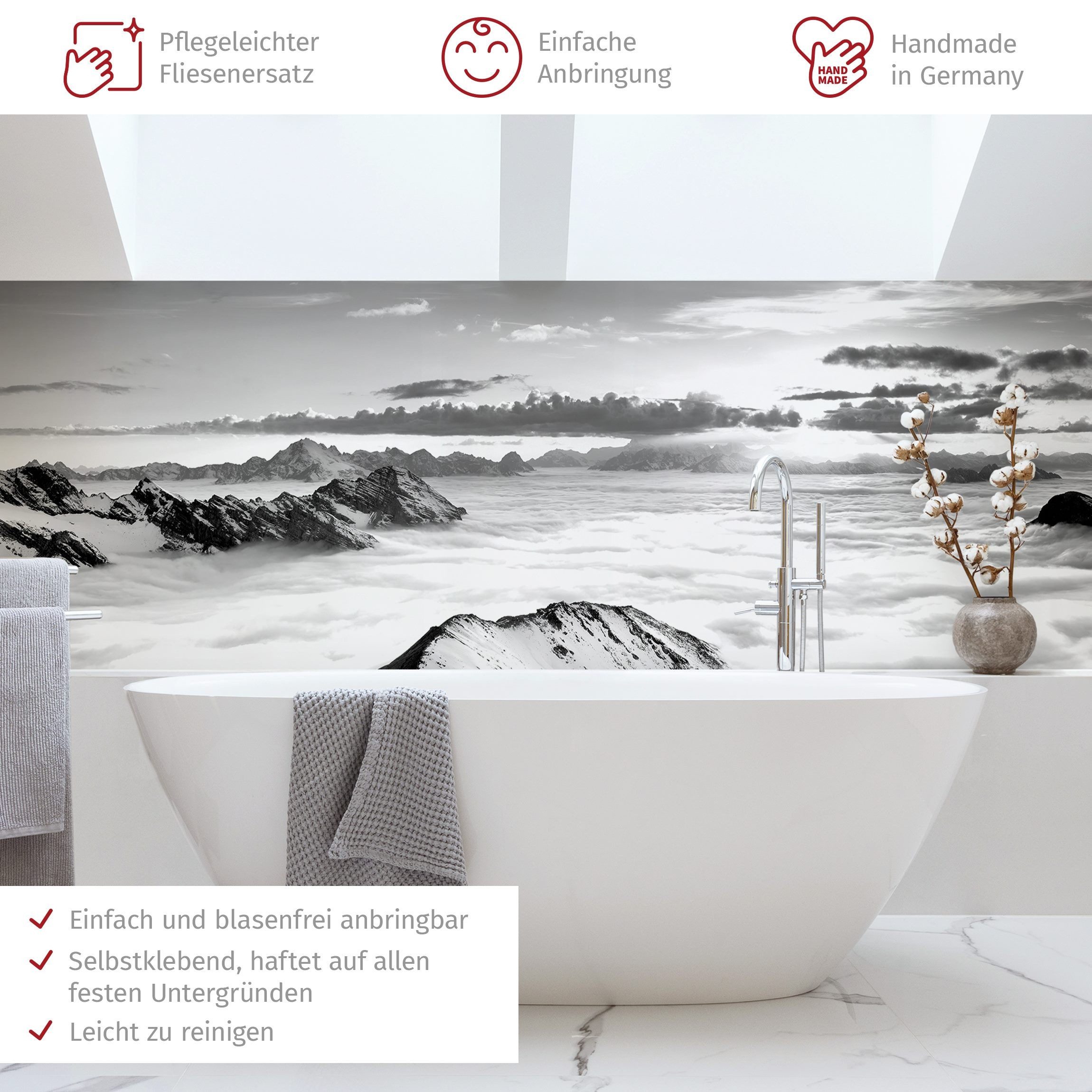 Bilderdepot24 Badrückwand schwarz weiss fugenlose Wandverkleidung Bad mit Motiv, (Hartfolie matt » Selbstklebend SMART 0,35 mm), wasserfestes Wandpaneel Blick Wolken Berge
