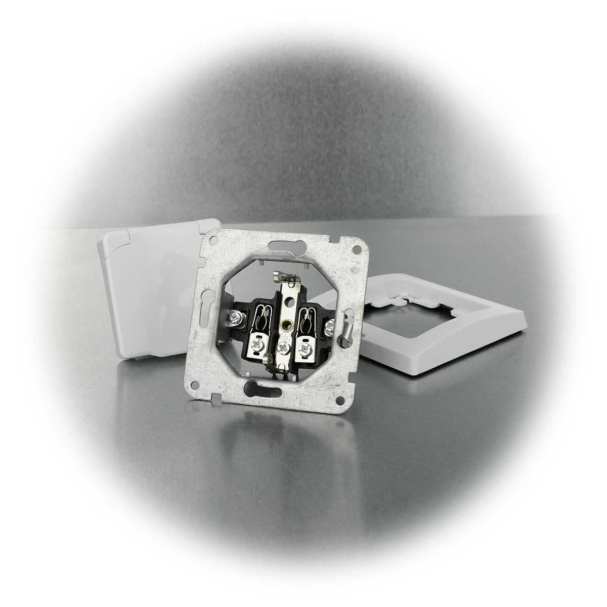 ChiliTec Unterputz-Steckdose DELPHI Steckdose IP44 mi Deckel 250V~/ 16A UP weiß