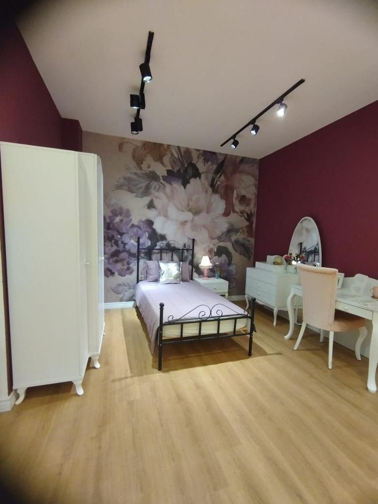 Xlmoebel Jugendzimmer-Set Jugendzimmermöbel in Weiß mit Kleiderschrank, Kommode und Schreibtisch, (5-tlg., Schlafzimmer-Set), Hergestellt in Europa