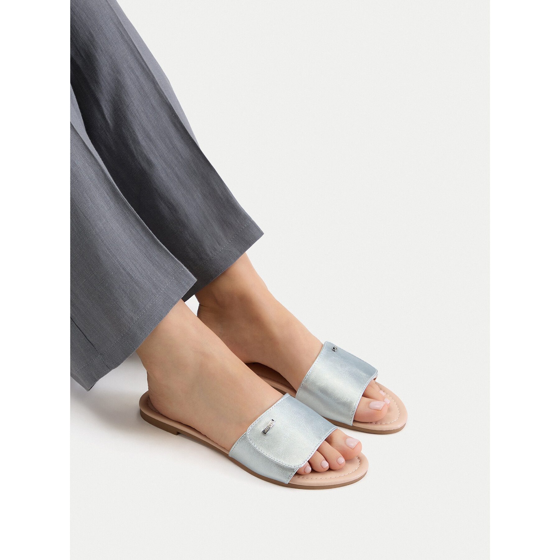 Jenny Jenny Damen-Flip-Flops in Silber Badepantolette