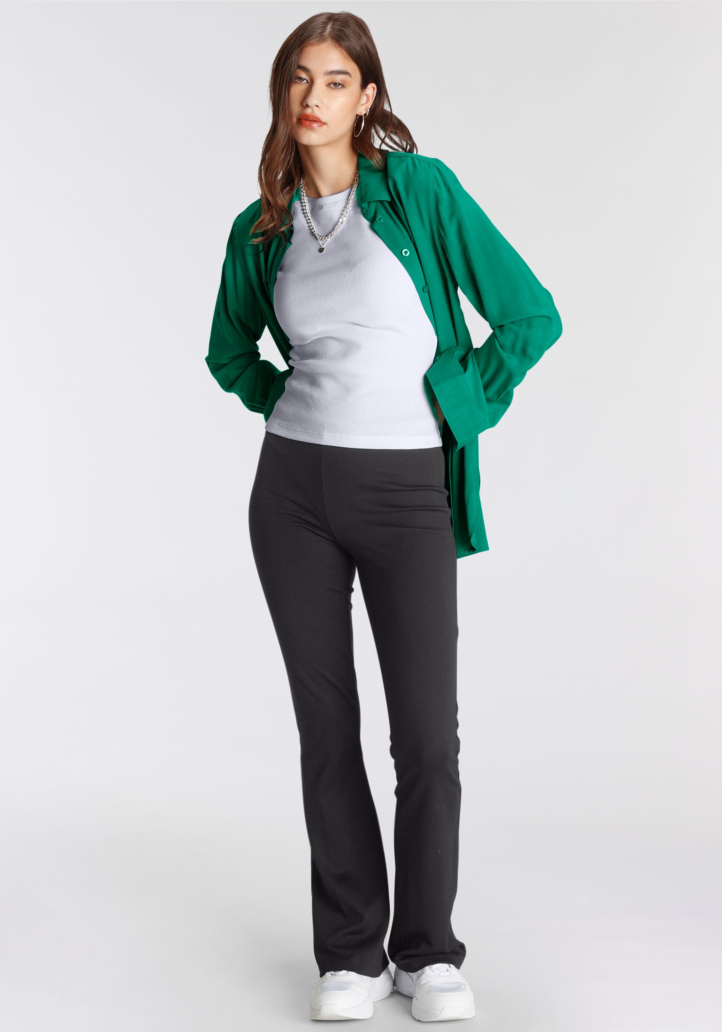 Zum Outfit 12