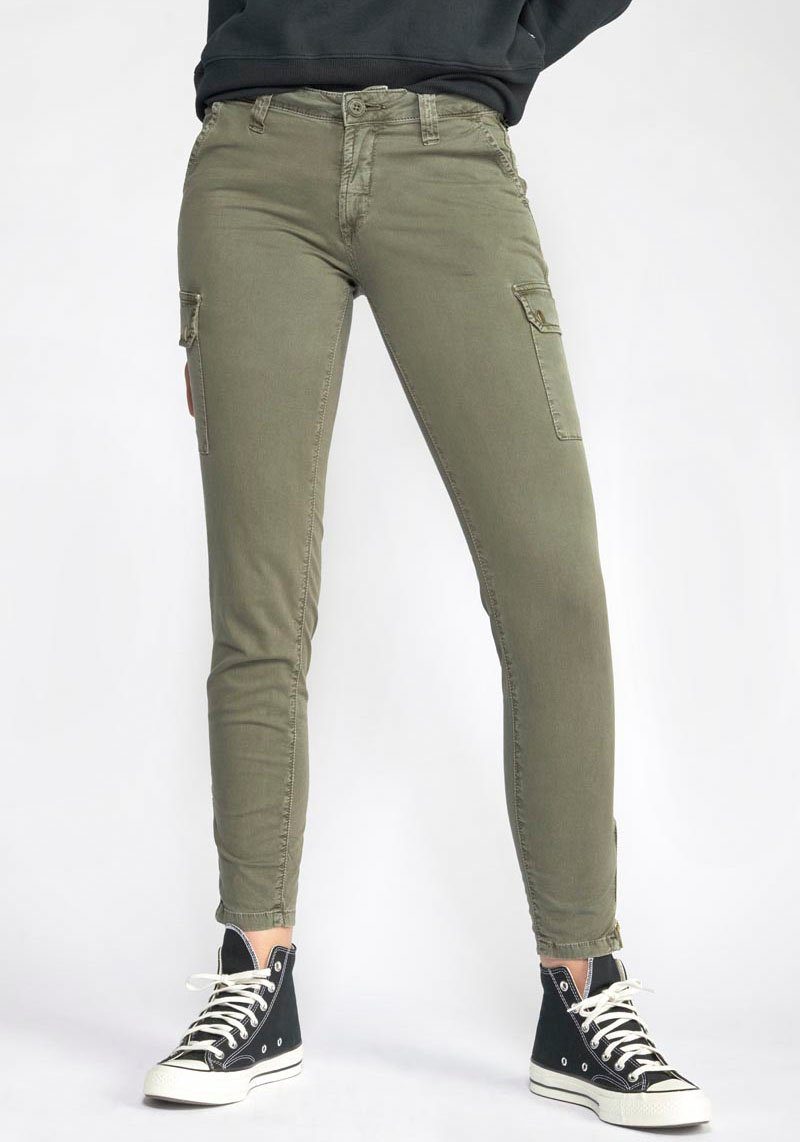 Des seitlichen mit Carohose ARMY Cargohose Le Cerises Cargotaschen Temps