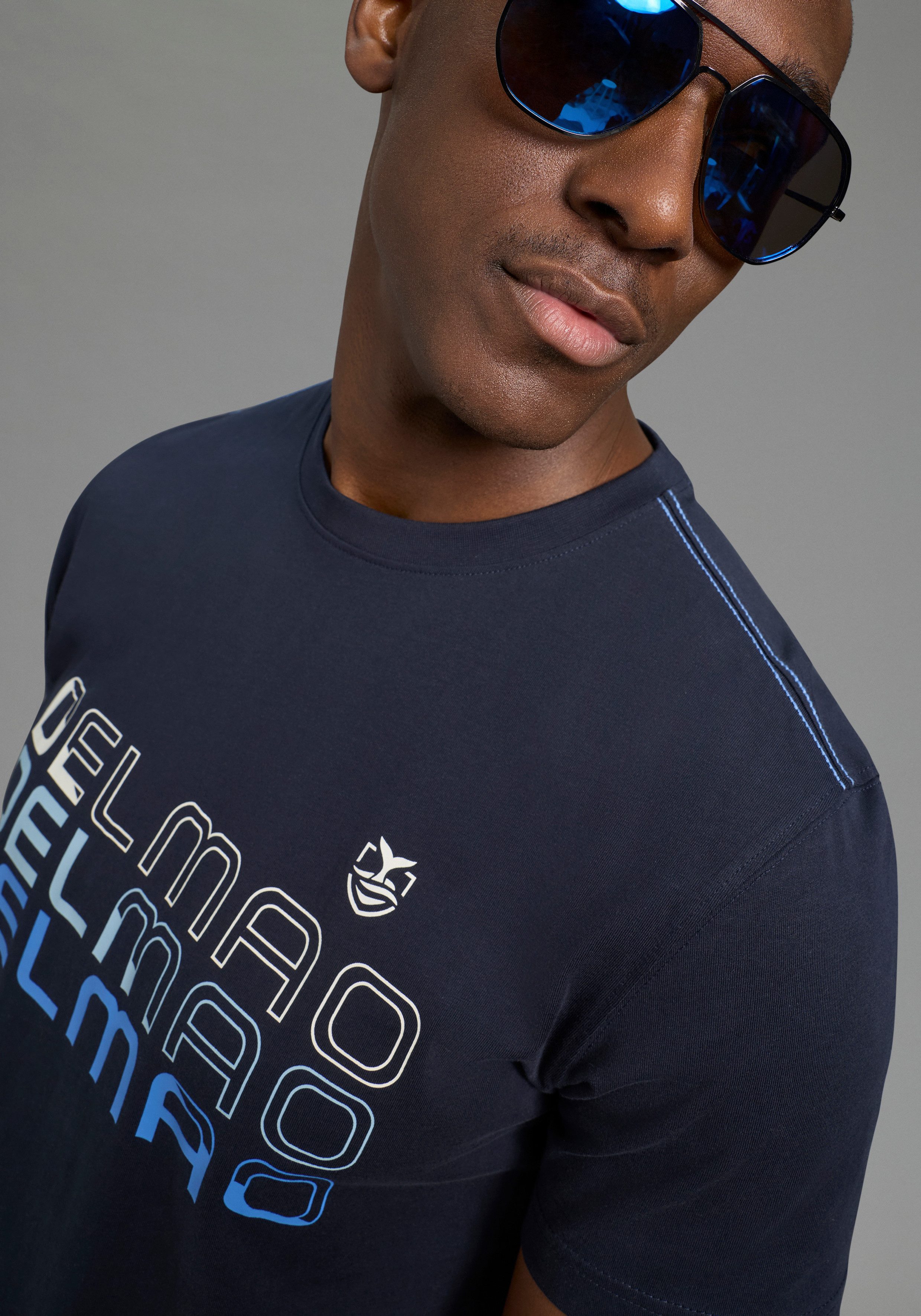 DELMAO Rundhalsshirt Neue Kollektion! casual Stil, kurzarm, normale Passform, mit Rundhalsausschnitt