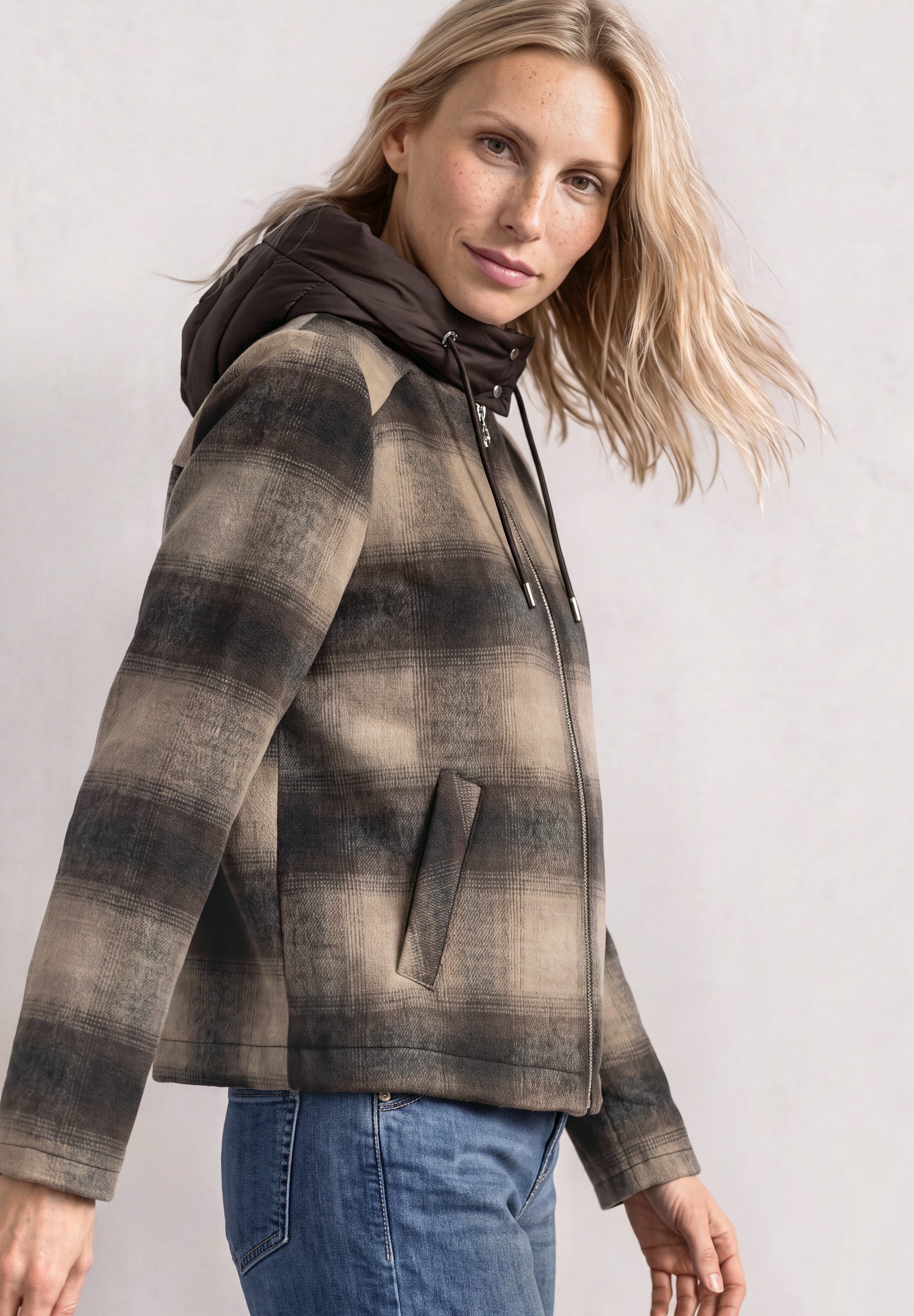 STREET ONE Kurzjacke mit abnehmbarer Kapuze