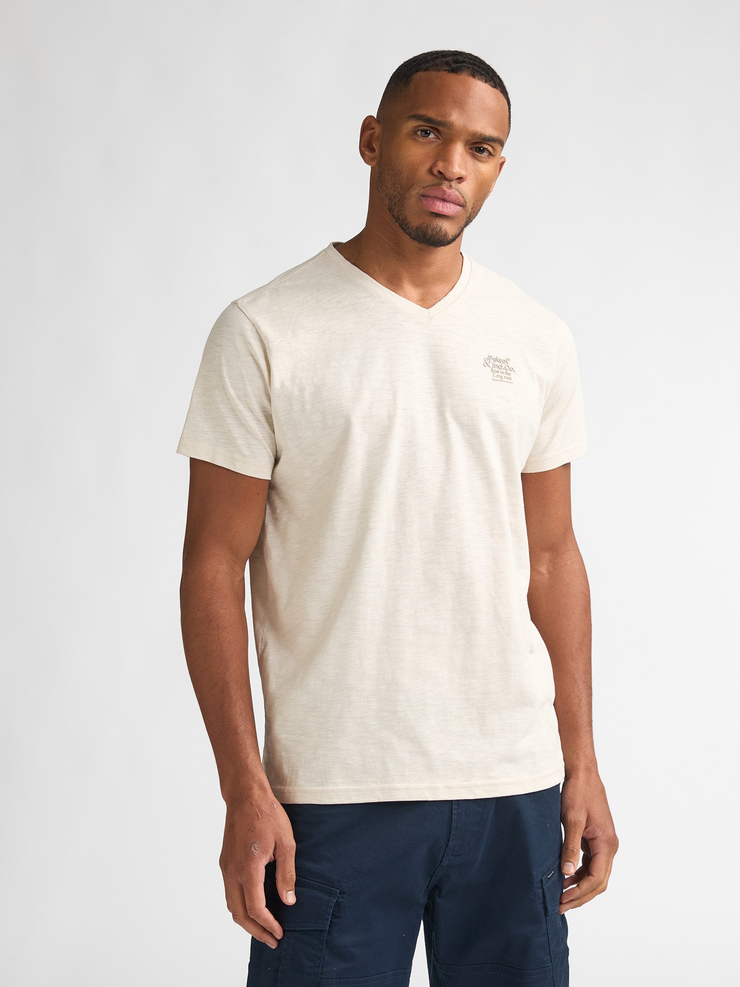Petrol Industries T-Shirt Brisa mit V-Ausschnitt