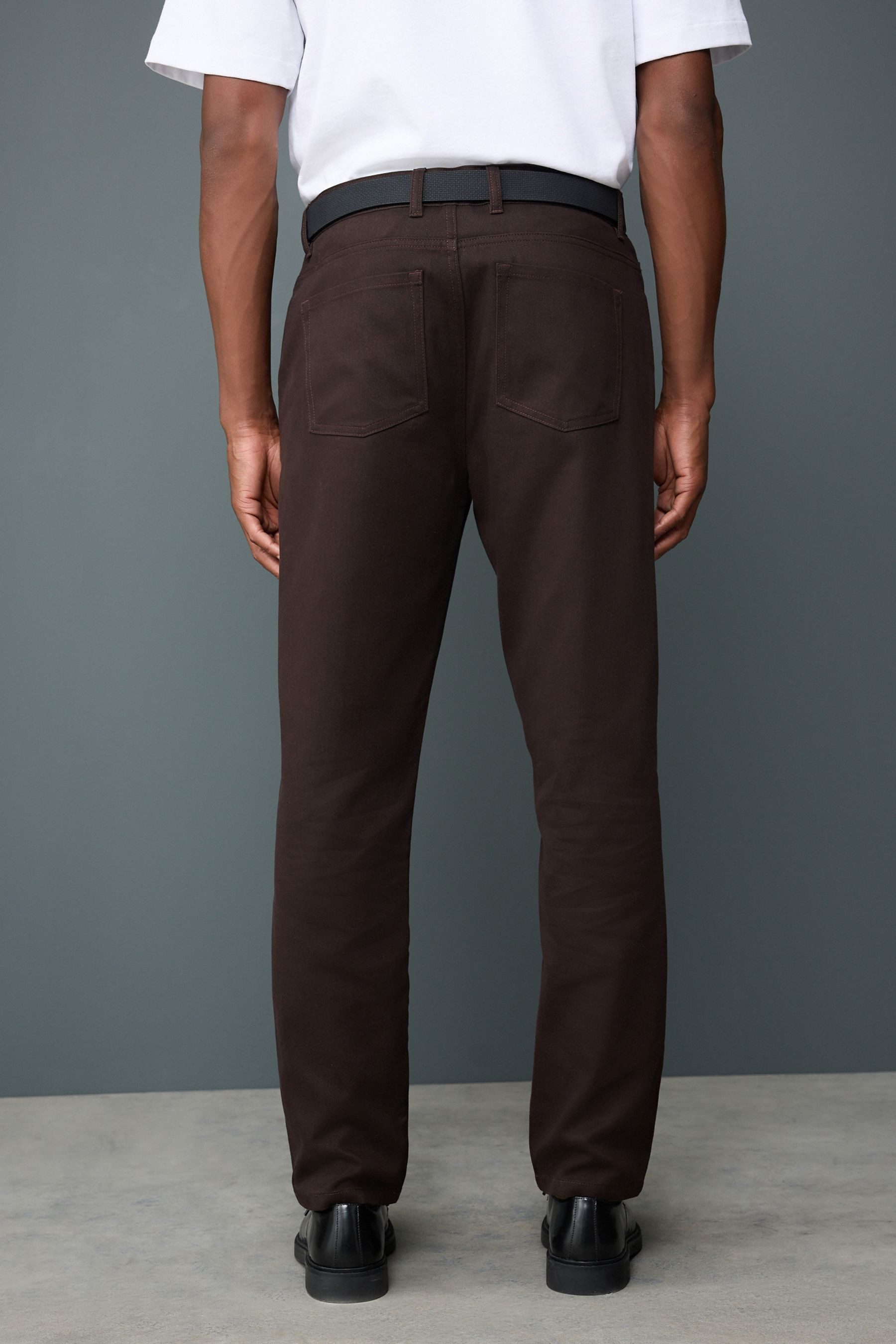 Next Chinohose Edle angeraute Straight Fit Chinohose mit Gürtel (1-tlg)