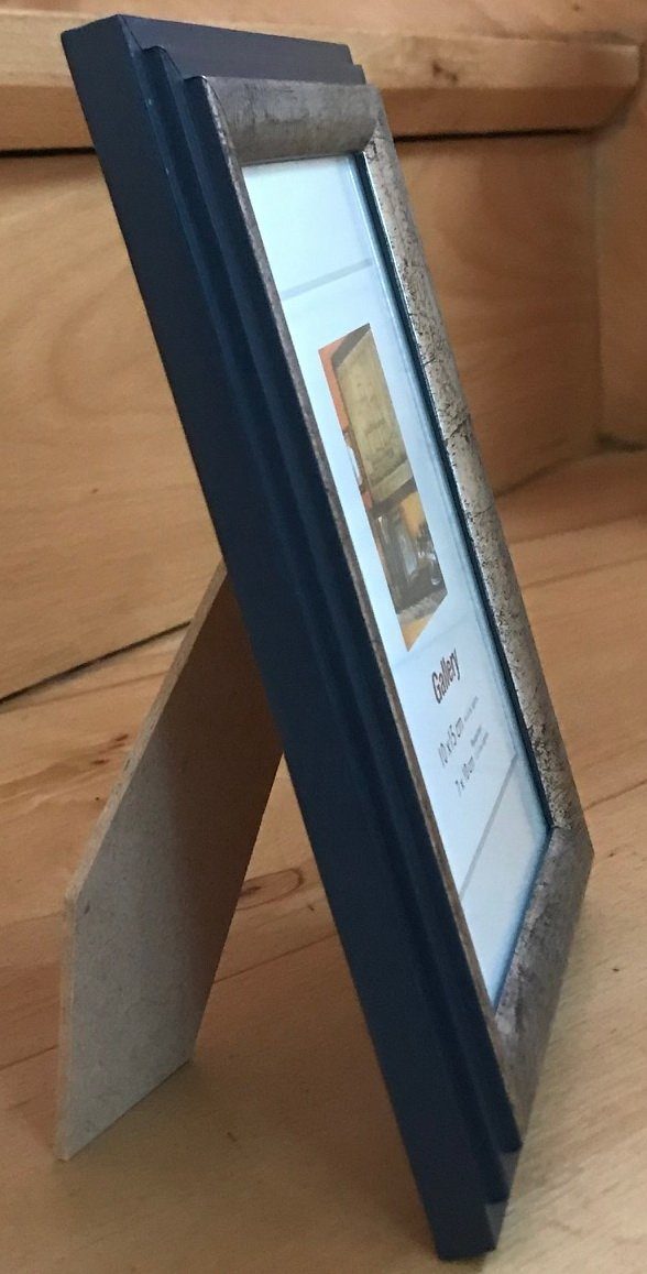 Oslo MasterLine Einzelrahmen Bilderrahmen Holz massiv FSC Echtglasscheibe Drehspannfedern, Format 10x15 Rahmenfarbe grün-gold stabiler Aufsteller