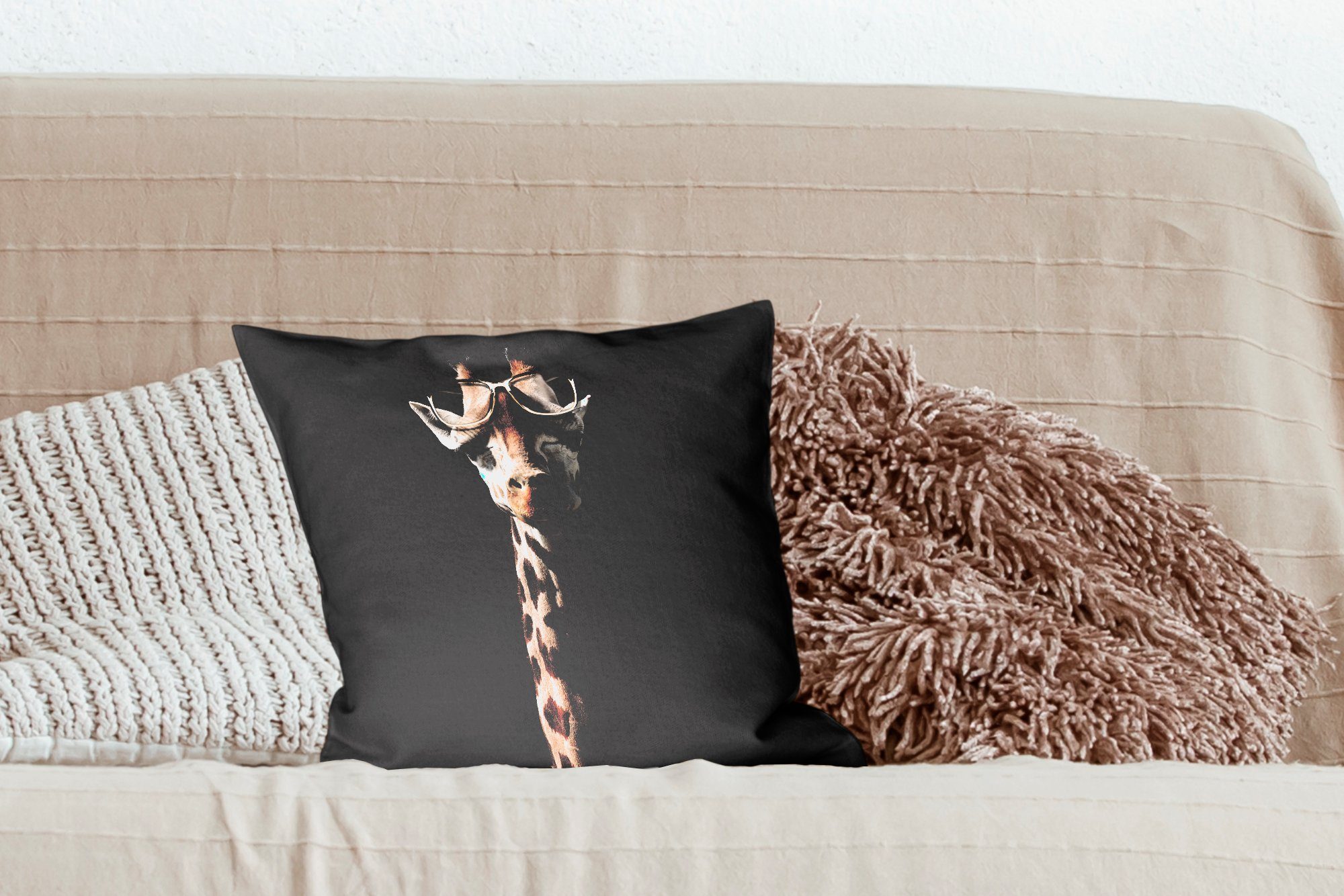 Zierkissen für - Wohzimmer, MuchoWow Schlafzimmer, Deko, mit Füllung Dekokissen Schutzbrille Sofakissen Schwarz, - Giraffe