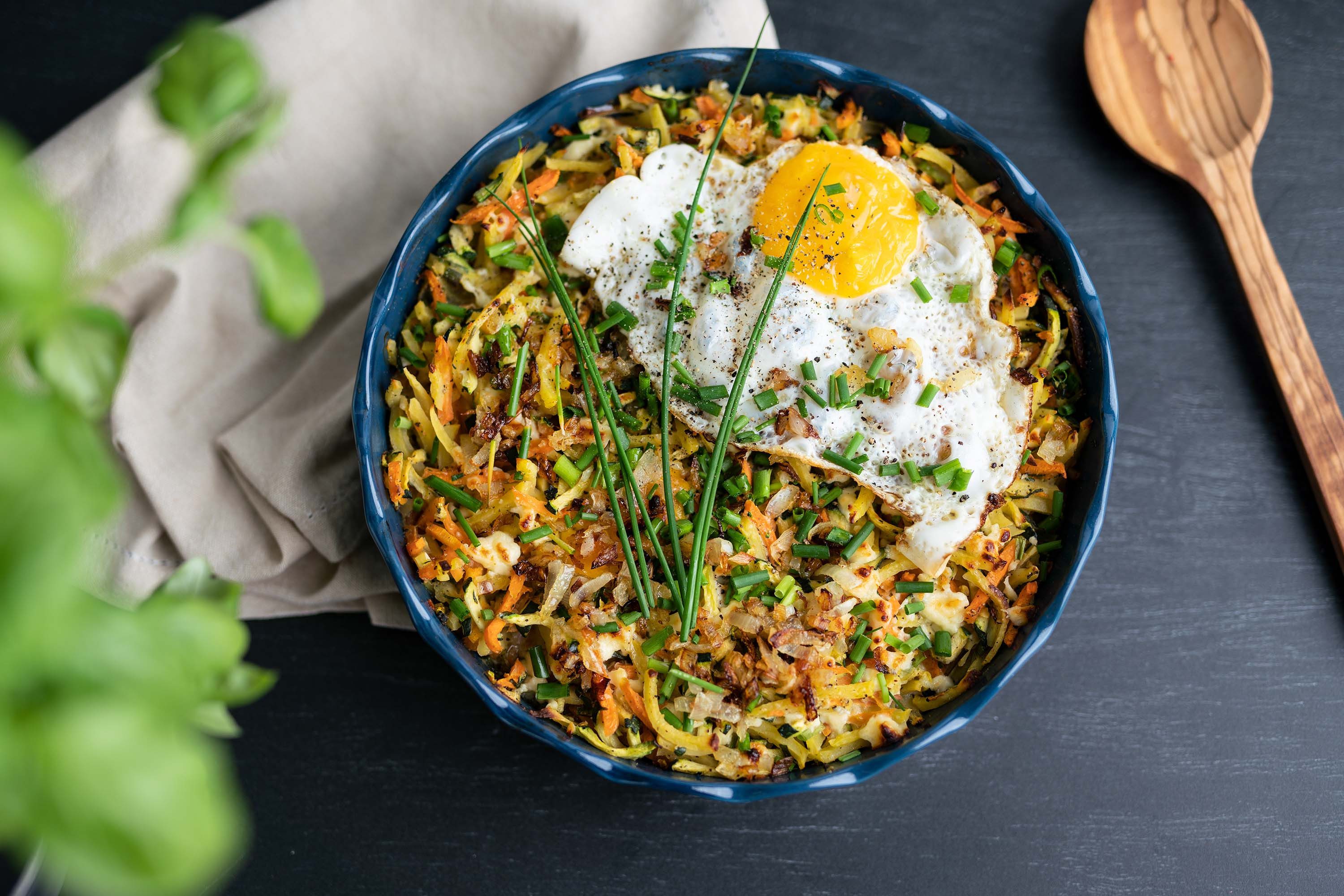 Sallys Auflaufform - Stoneware Ofenform rund 24,5 cm - aus natürlichen Materialien