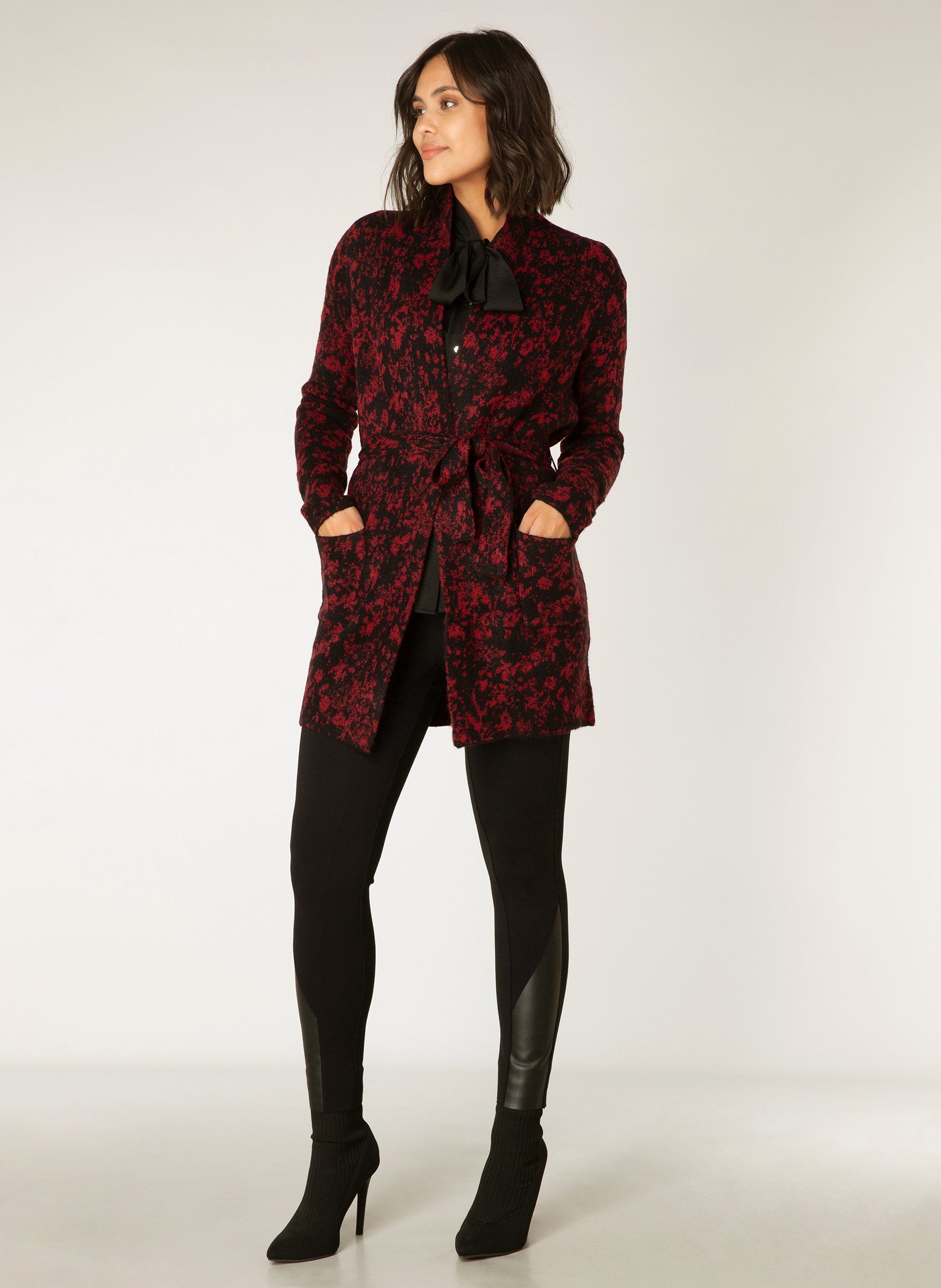 yest Strickjacke Cailey mit modischem Alloverdruck