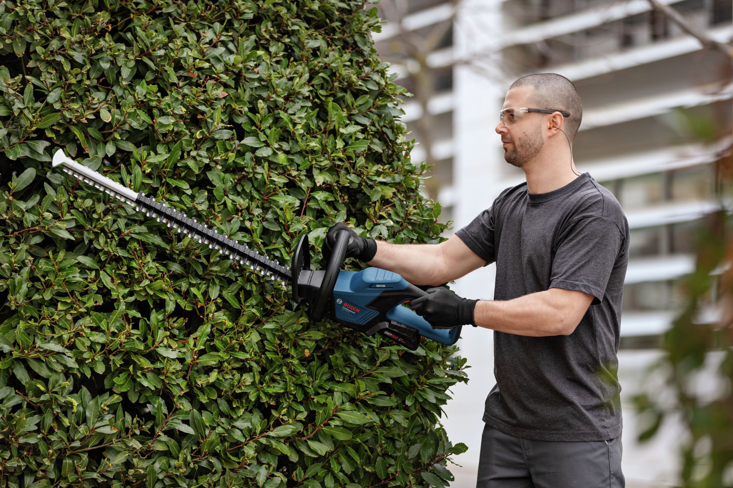 BOSCH Akku-Heckenschere GHE 18V-60, Mit 1x Akku 4 Ah - im Karton
