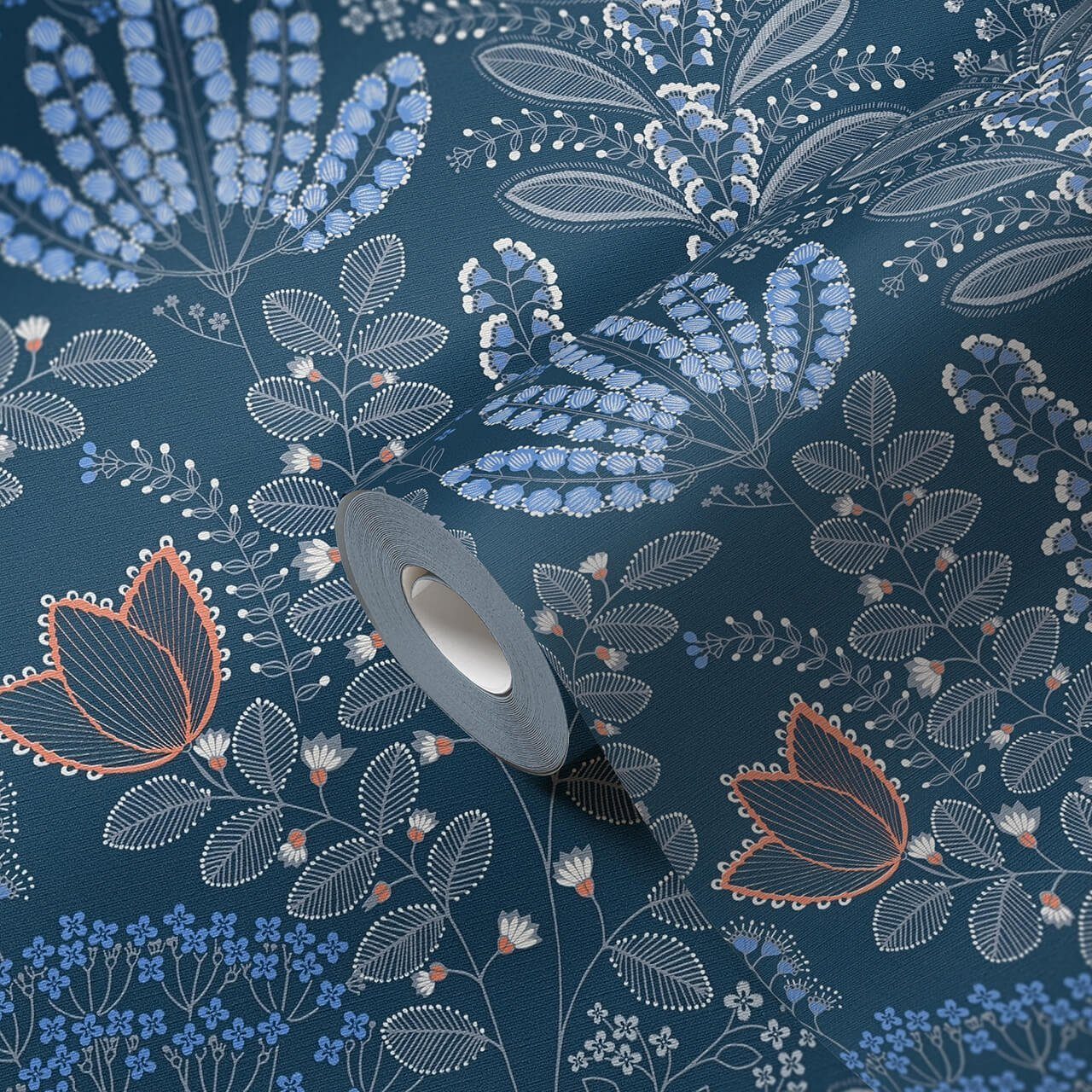 KUNSTLOFT Vliestapete Bloomed Tapete Tranquil lichtbeständige 0.53x10.05 weiß matt, m, Design blau
