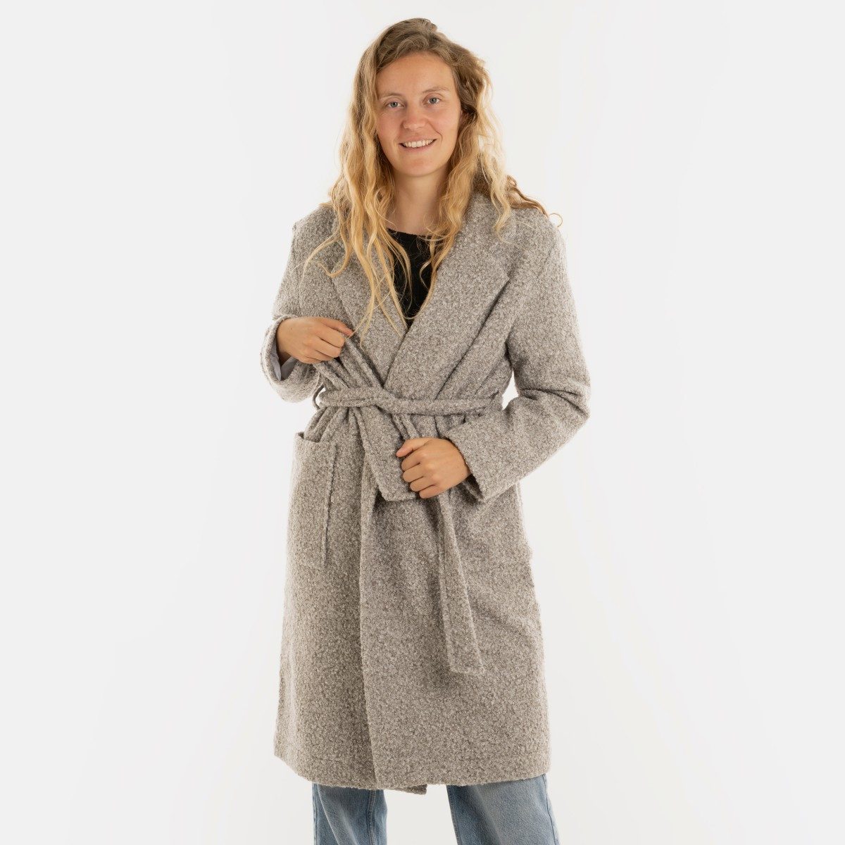 Knit Factory Strickmantel Esra Mantel Grau 36/38 (Set, 1-tlg., Spar-Set) Strick accesoires Wohnen sale winter herbst deko mode Damen Herren