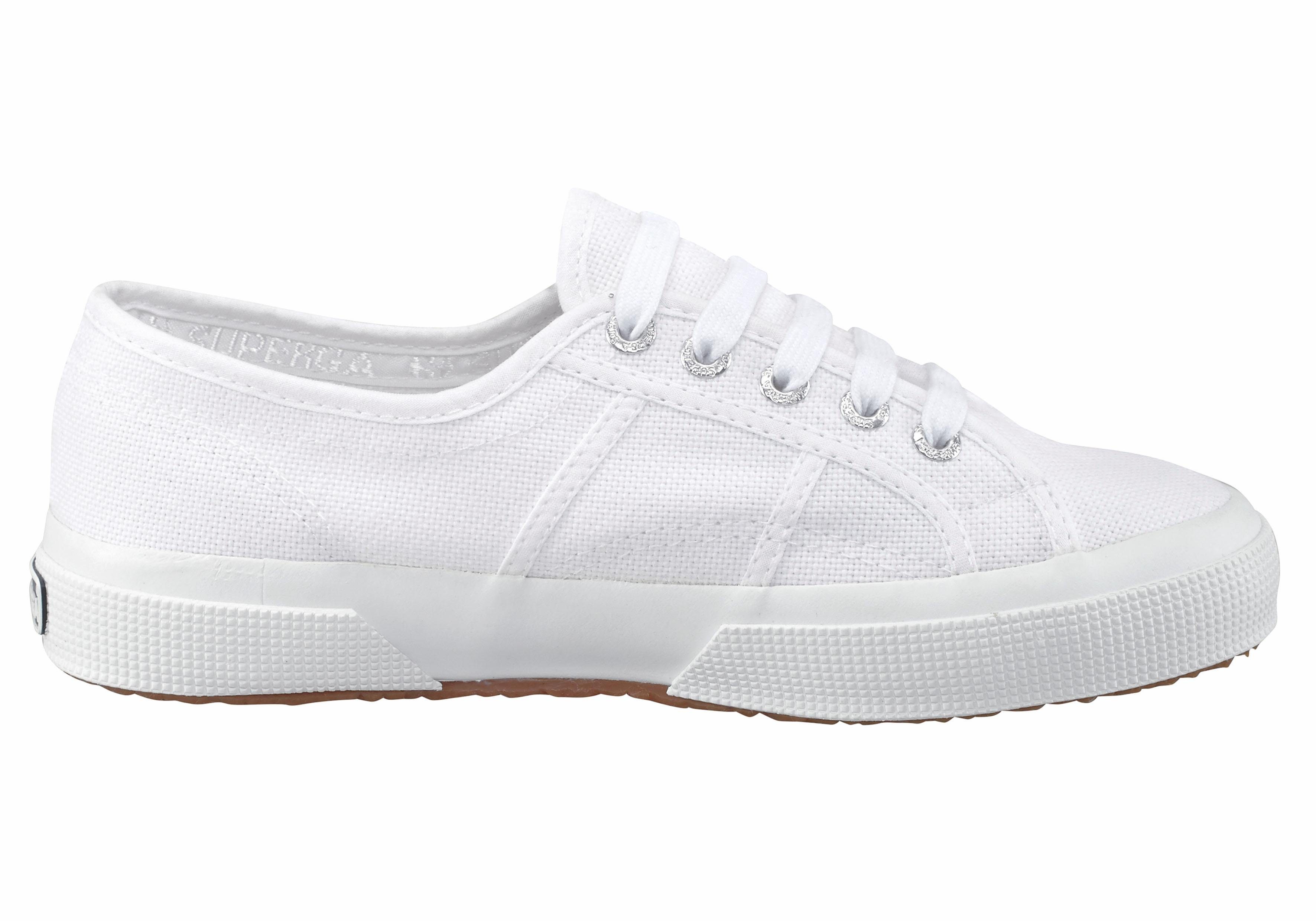 Superga Cotu Classic Sneaker mit klassischem Canvas-Obermaterial