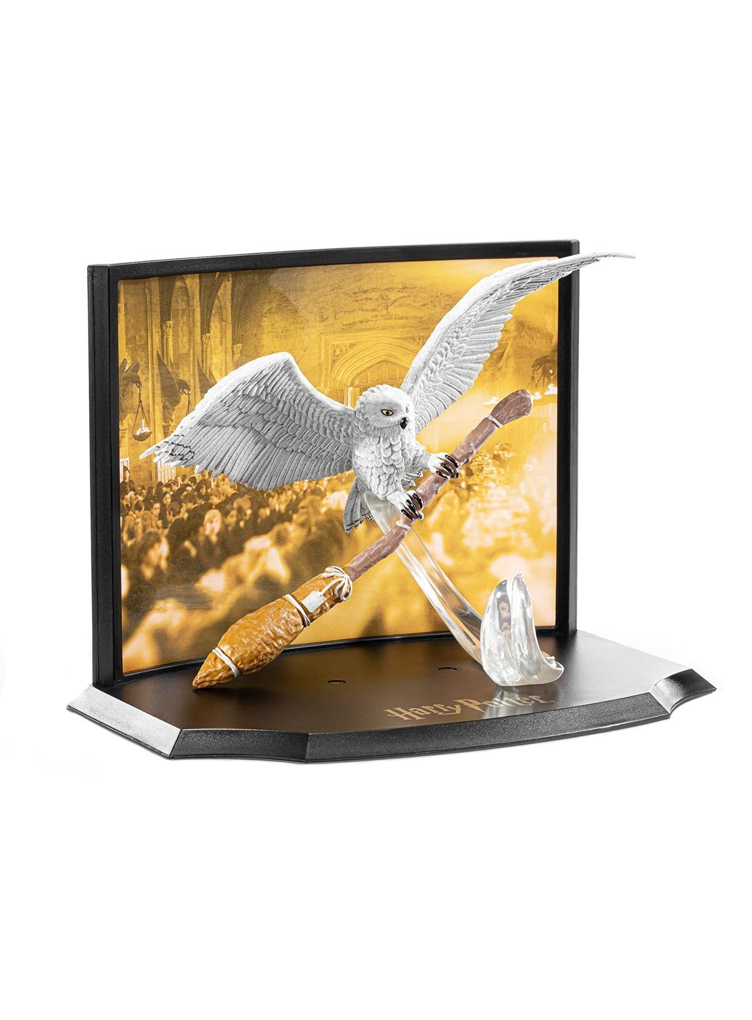 The Noble Collection Dekofigur Harry Potter – Toyllectible Treasures Hedwig, Offizielle Sammelfigur mit wunderschönem Display