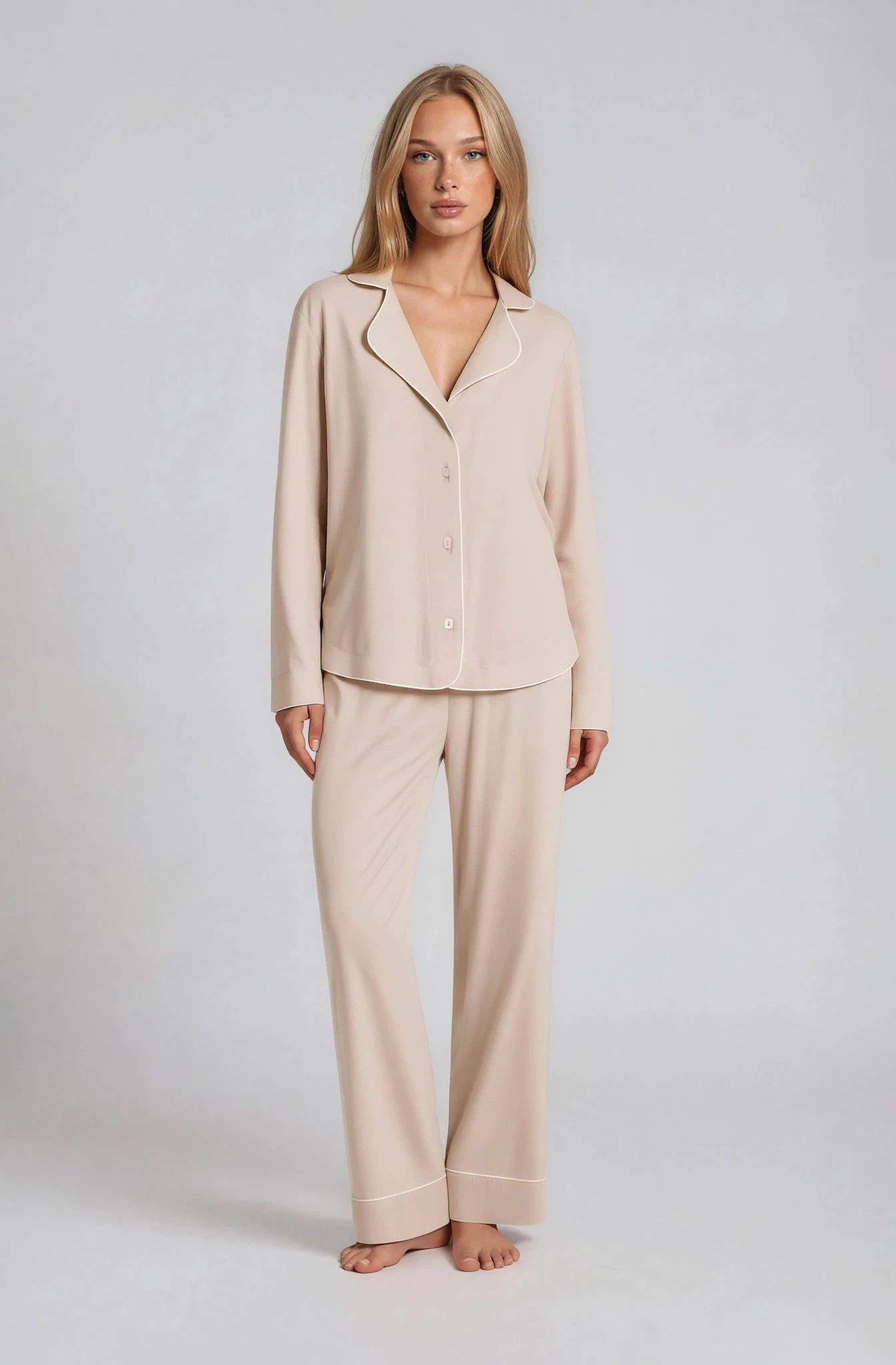 Mademoiselle Sommeil Pyjama Damen Schlafanzug aus EcoVero™ Viskose in schlichtem Taupe Hemdbluse & Hose, Kontrastpaspel, weich, gefertigt in Polen