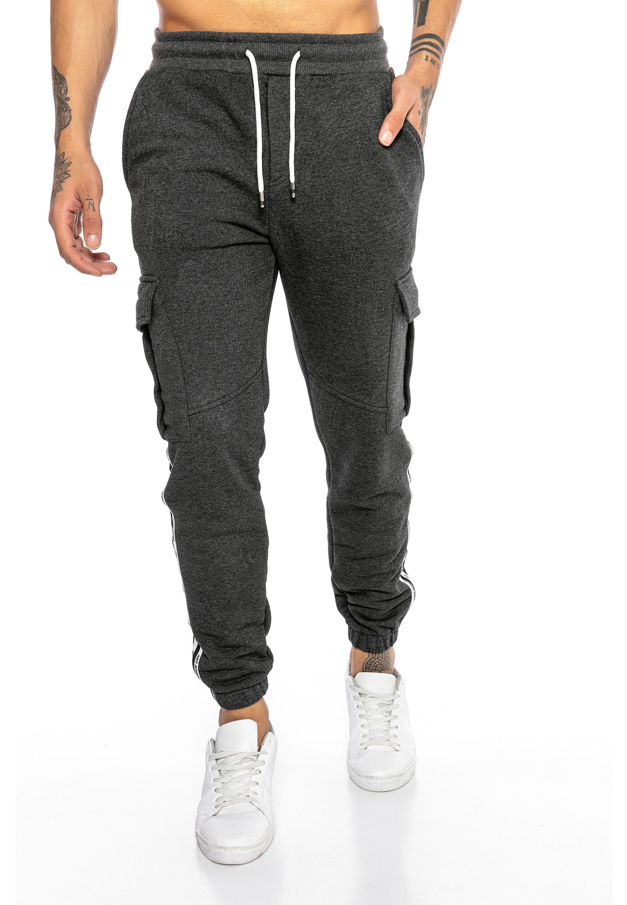 RedBridge Jogginghose mit Seitenstreifen - Cargo-Sweatpants günstig online kaufen