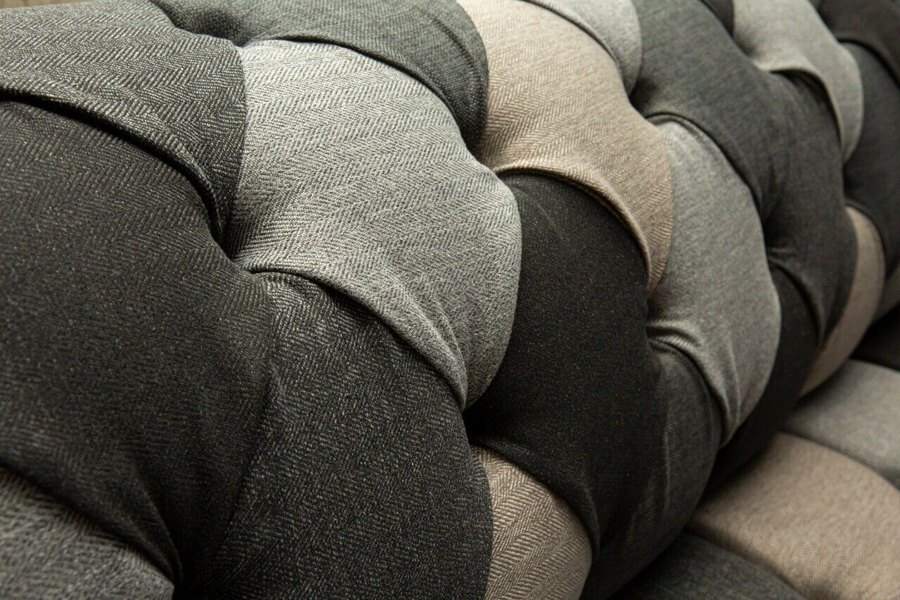 Chesterfield-Sofa Die Sofa mit JVmoebel Stoff New, Sitzer Chesterfield Design 3 Rückenlehne Knöpfen. Textil Luxus