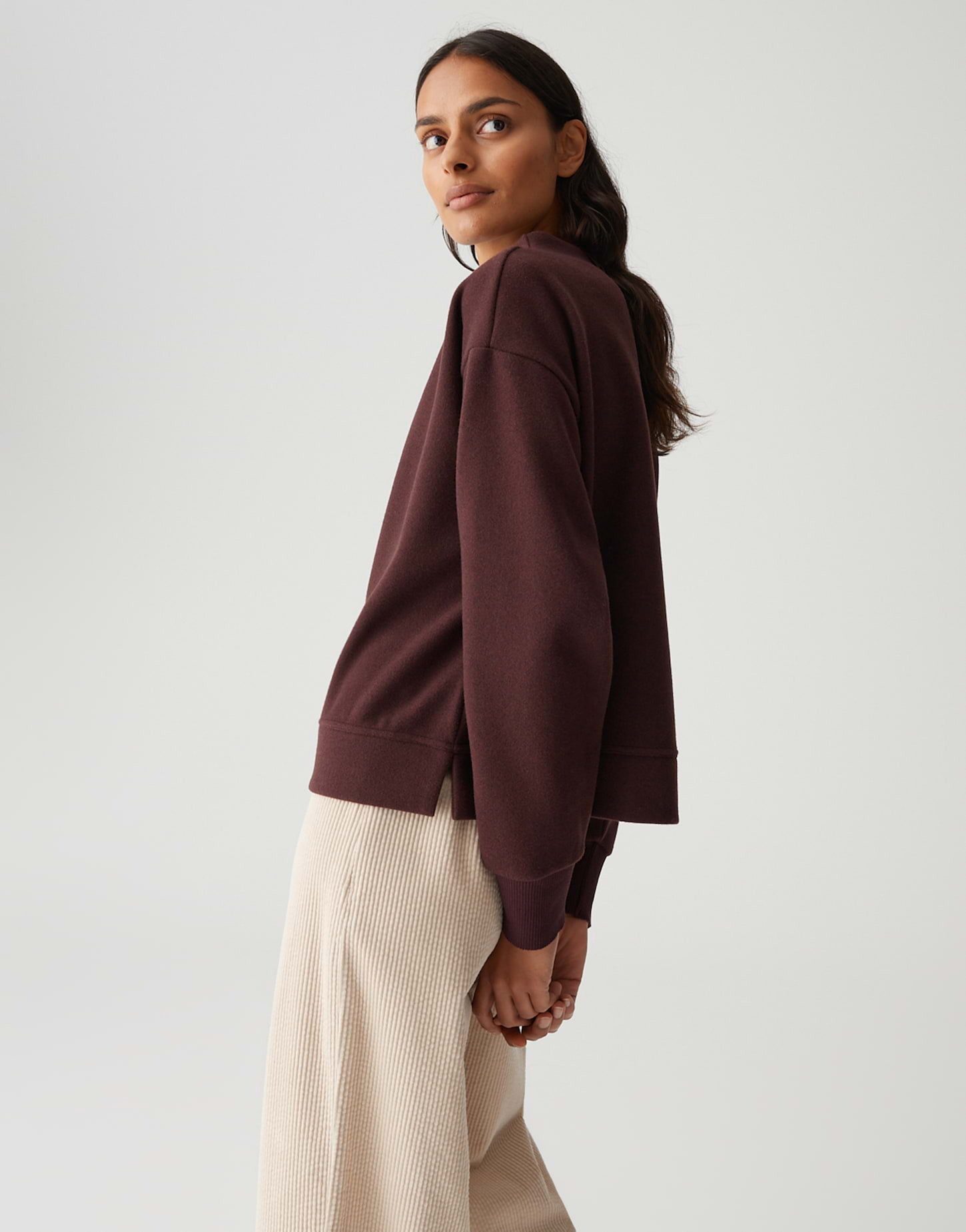 OPUS Sweatshirt GRUGER aus recyceltem Polyester überschnittene Schulter mit Langarm, weite Passform, Funnel Neck